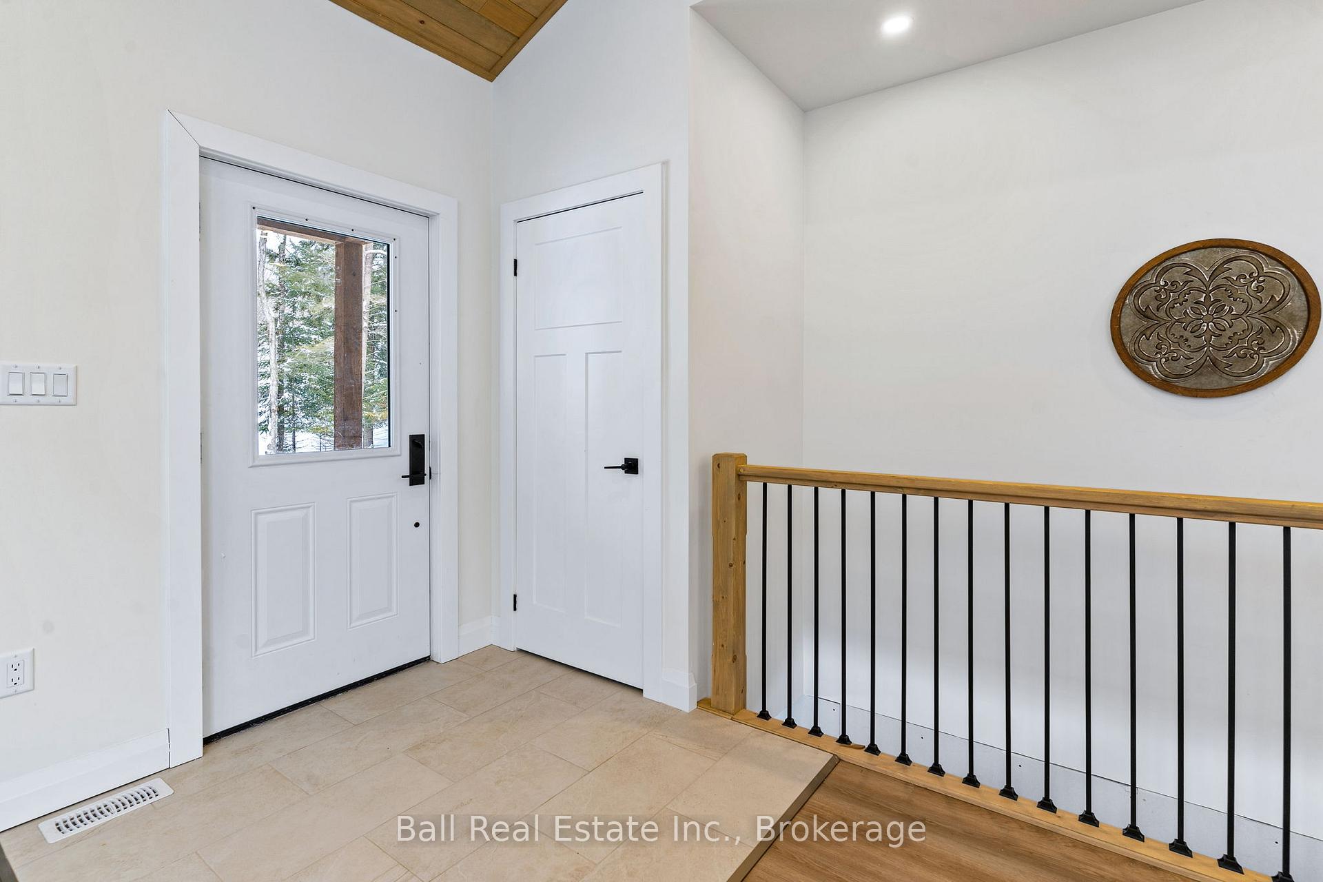 180 Lakeview Street, Dysart et al — photo 2 of 5