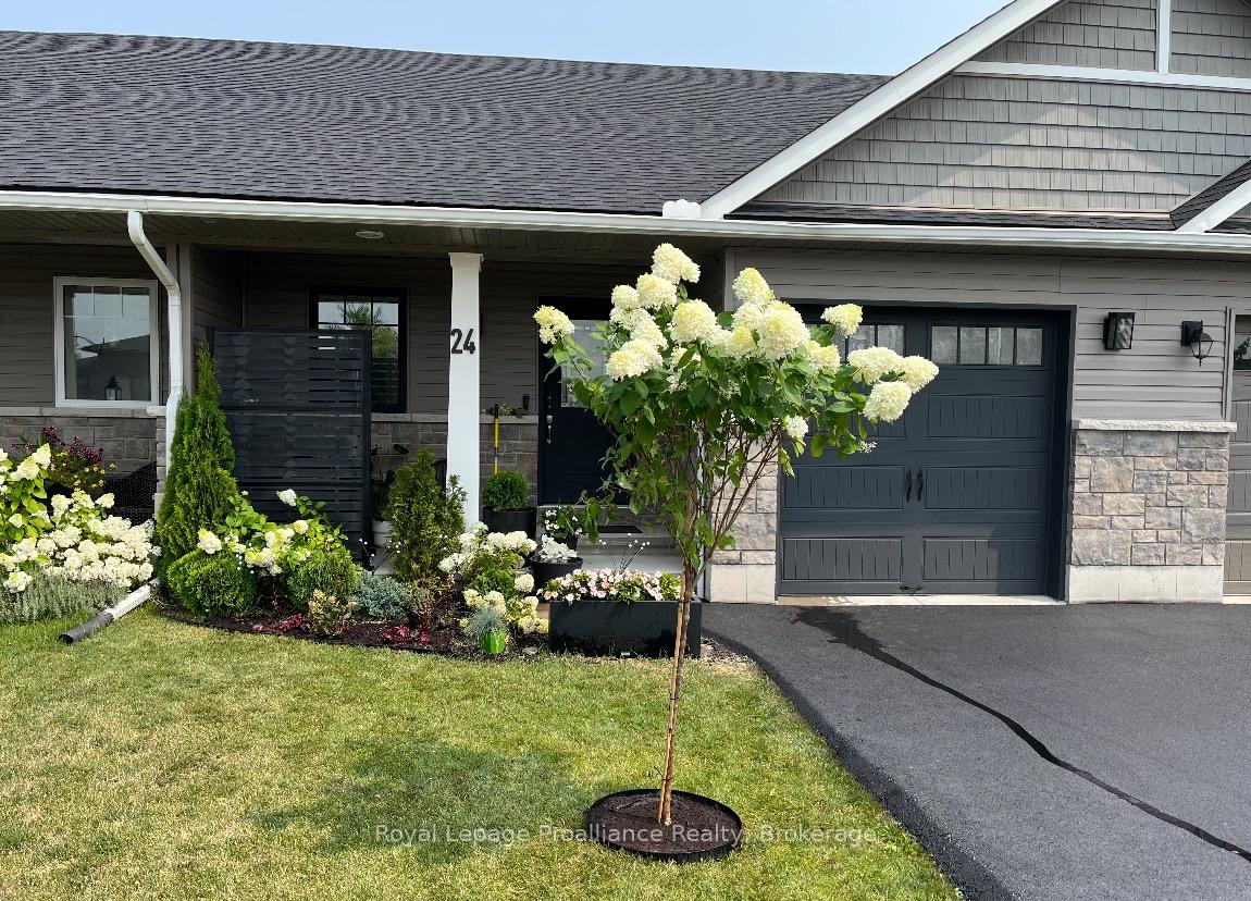 24 Buchanan Street, Prince Edward County — photo 2 of 5