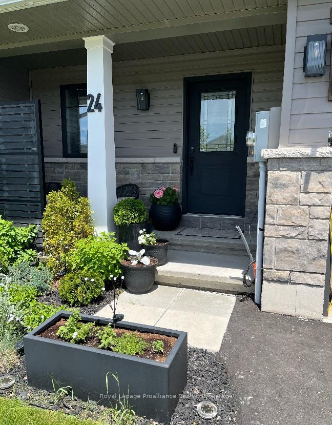 24 Buchanan Street, Prince Edward County — photo 3 of 5