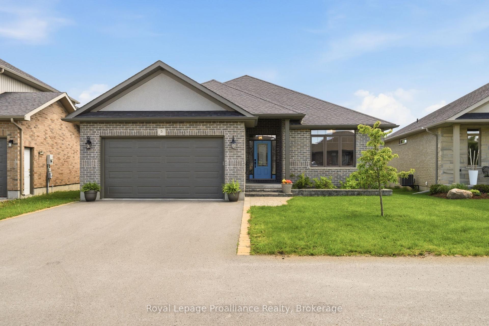 5 Kempton Avenue, Belleville — photo 2 of 5