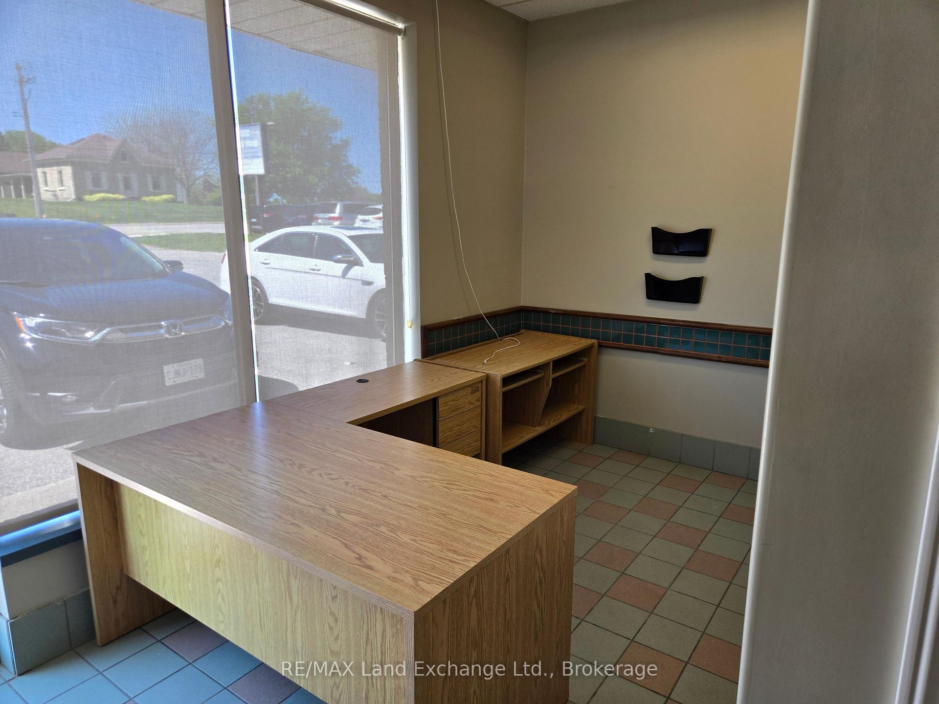 383 Kincardine Avenue W, Kincardine — photo 3 of 5