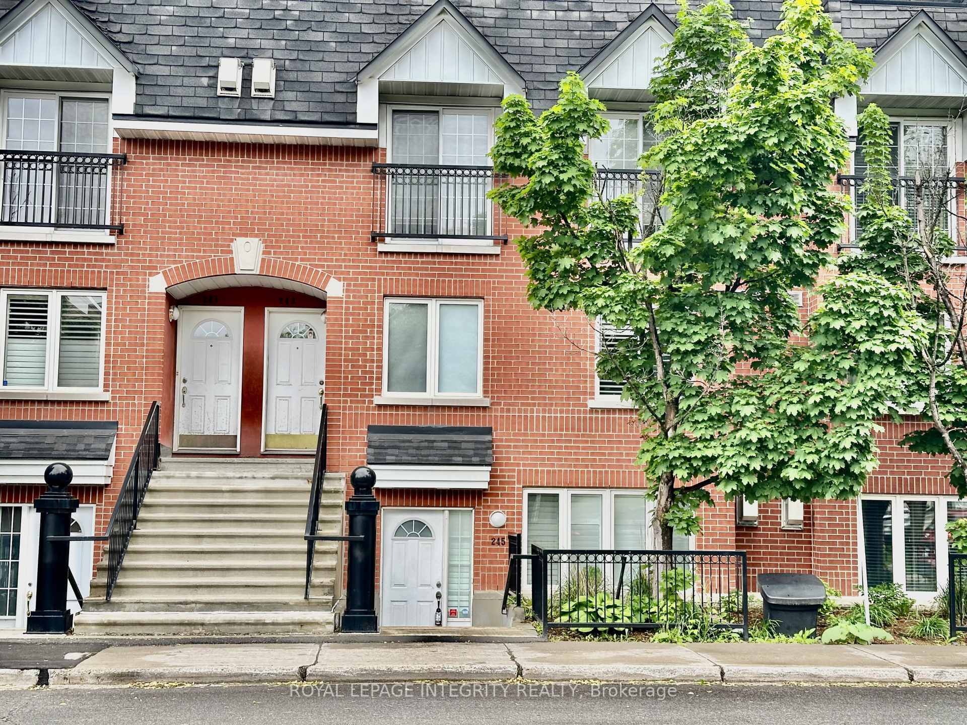 245 Cumberland Street 4, Lower Town - Sandy Hill — photo 2 of 5