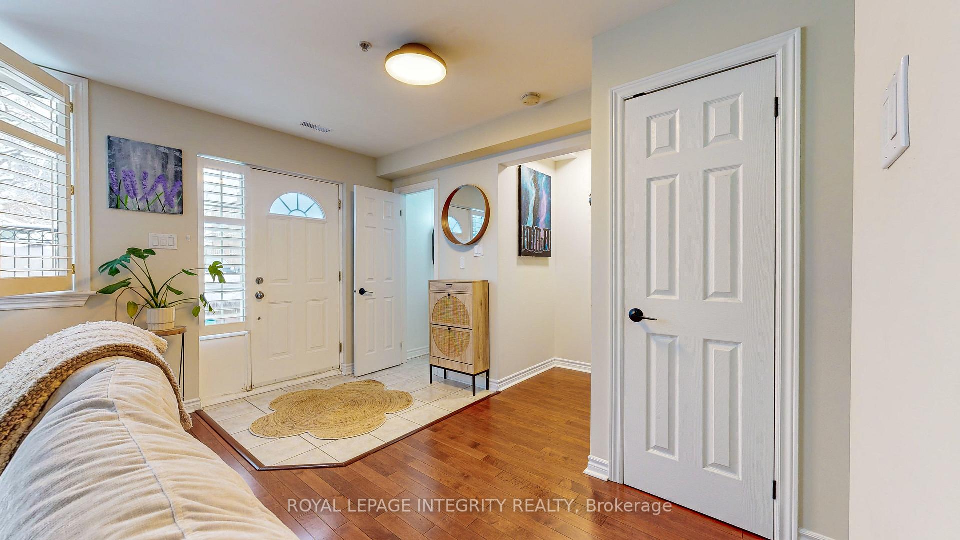245 Cumberland Street 4, Lower Town - Sandy Hill — photo 3 of 5