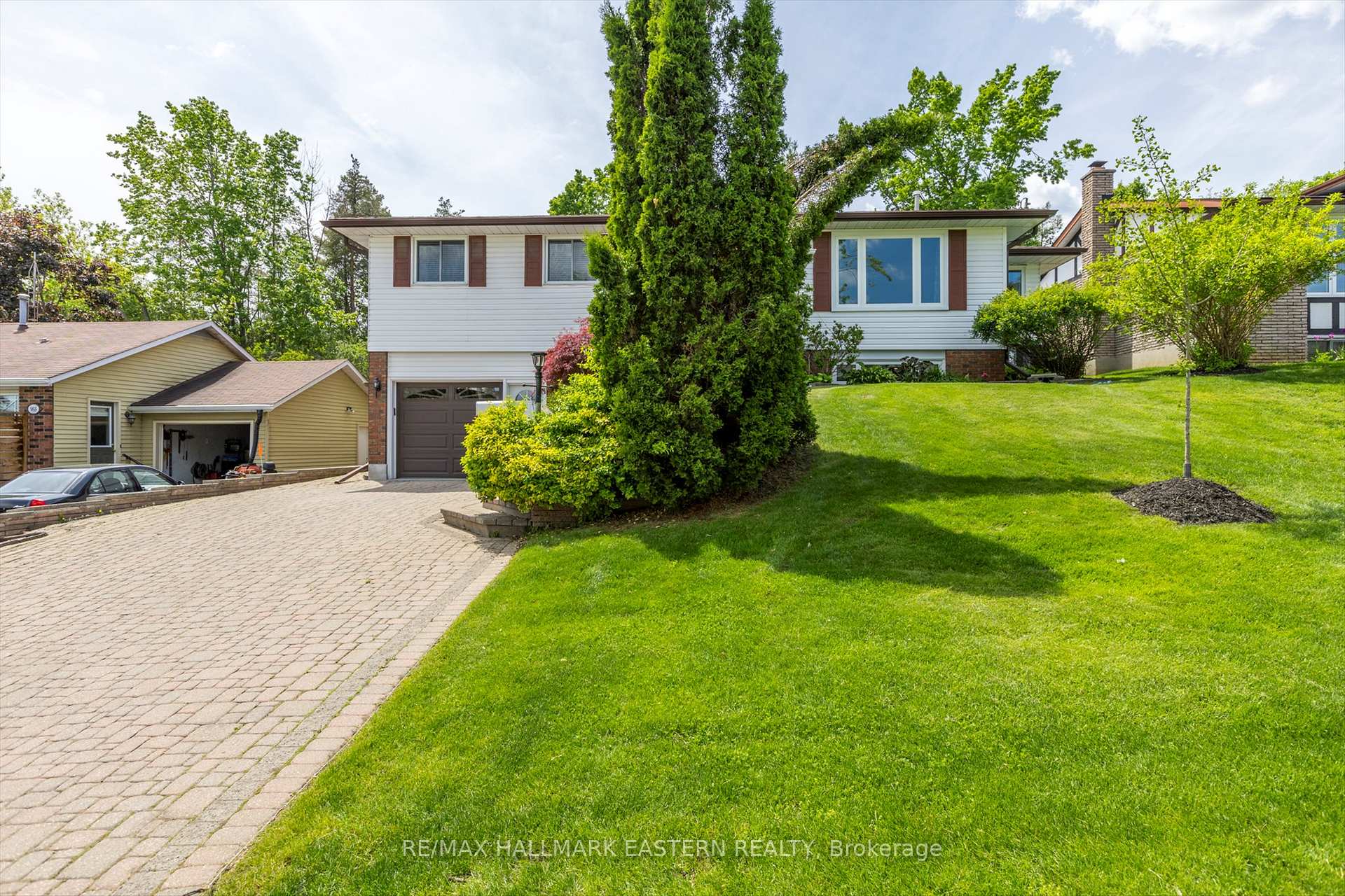 959 Golfview Road, Peterborough, ON K9J 7W2 — Peterborough, Ontario