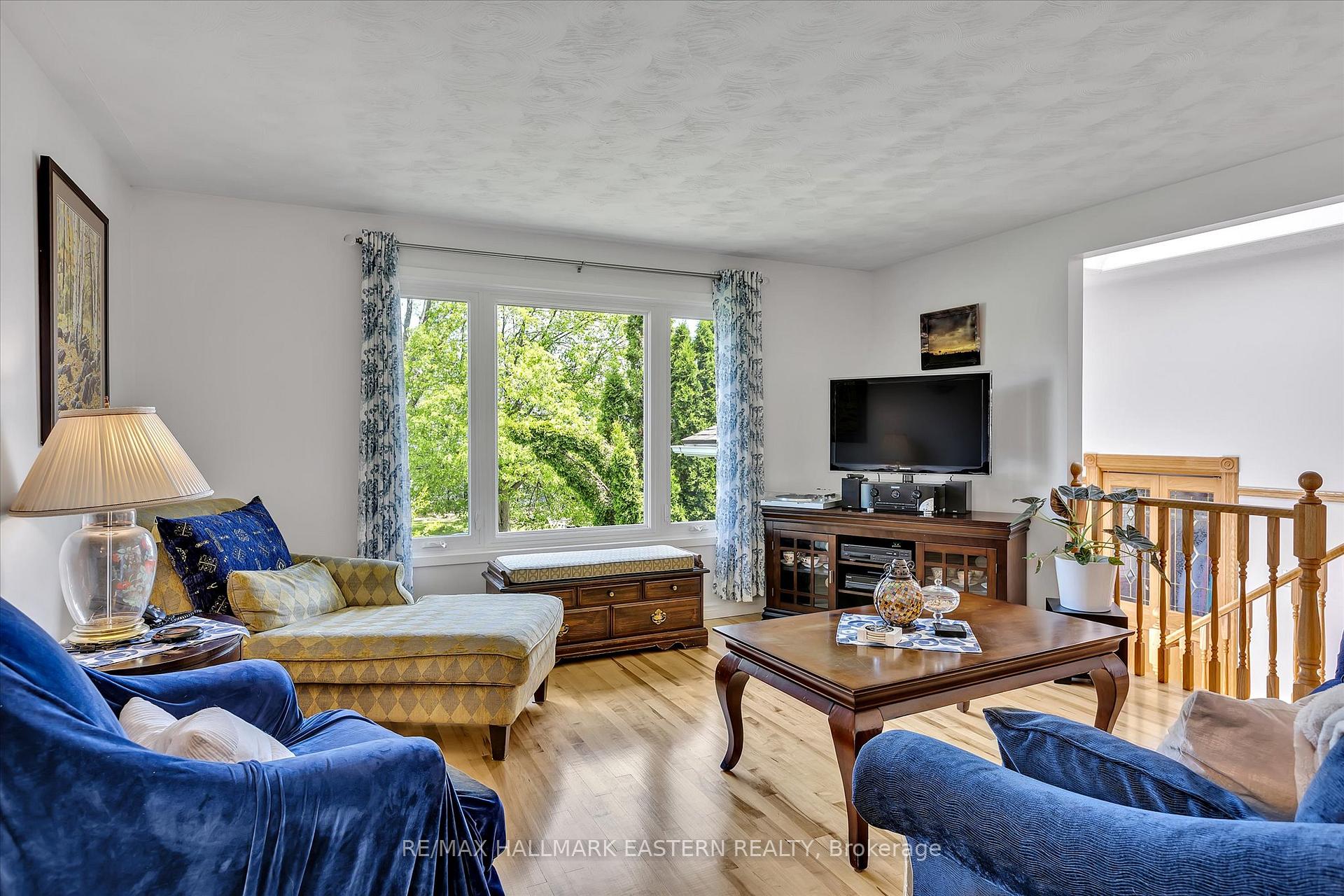 959 Golfview Road, Peterborough — photo 3 of 5