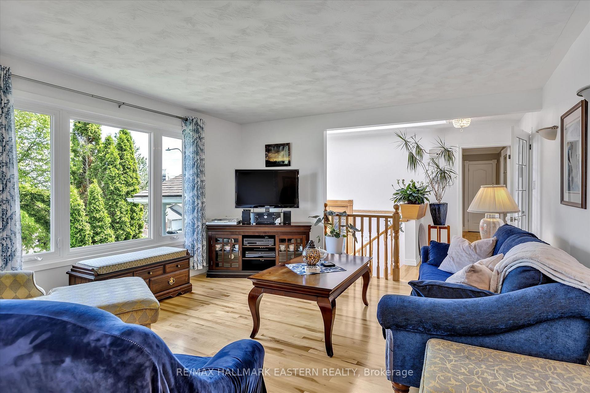959 Golfview Road, Peterborough — photo 4 of 5
