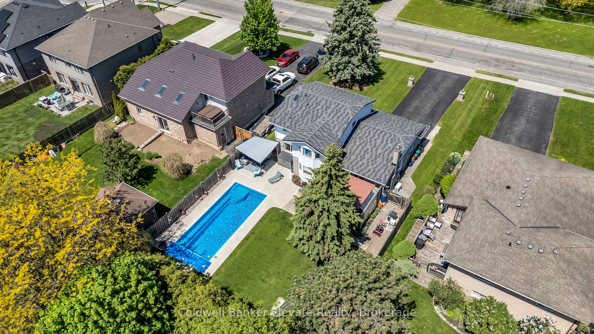 359 Lexington Road, Waterloo — photo 2 of 5