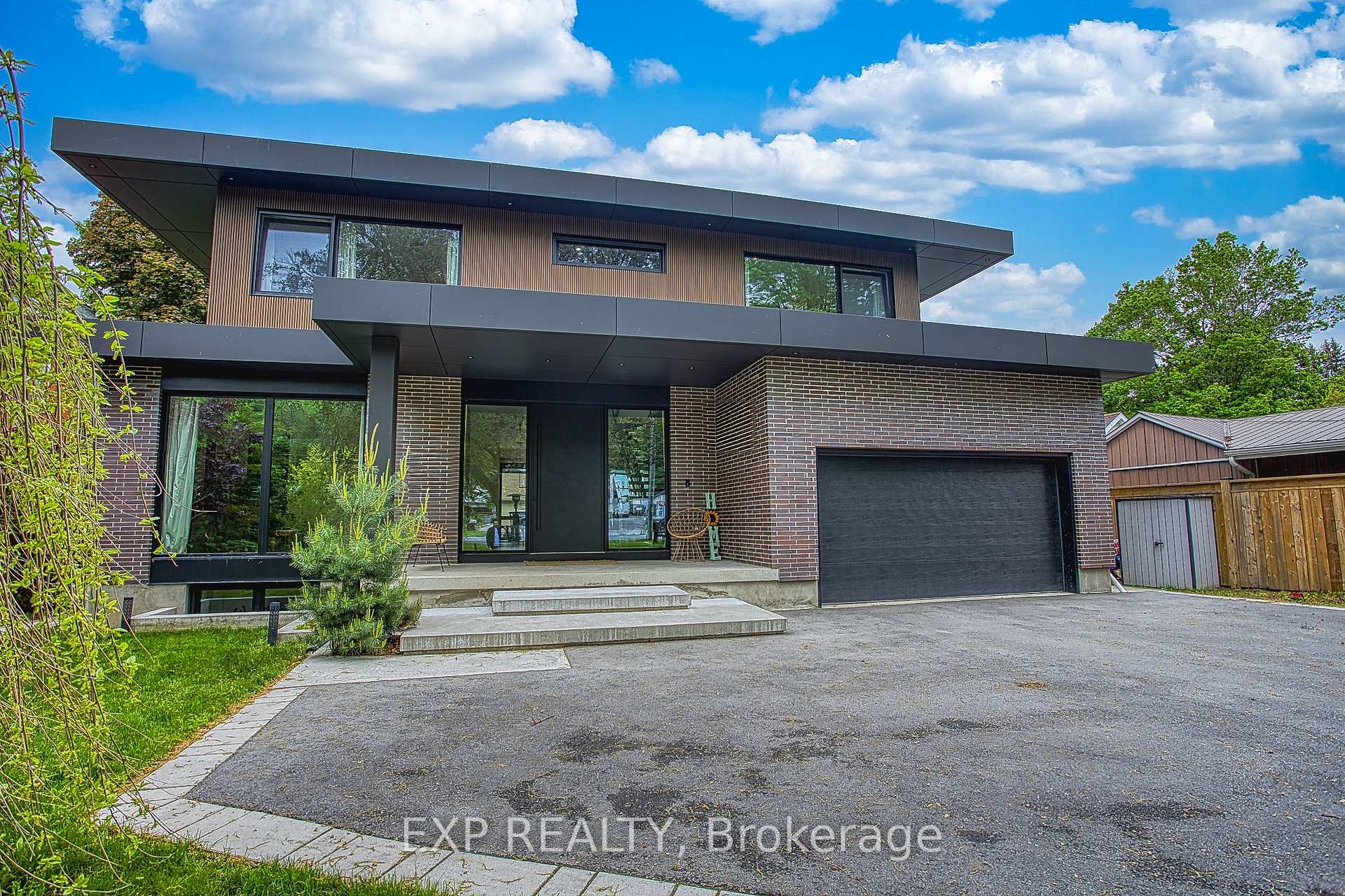 352 Main Street W, Grimsby — photo 3 of 5