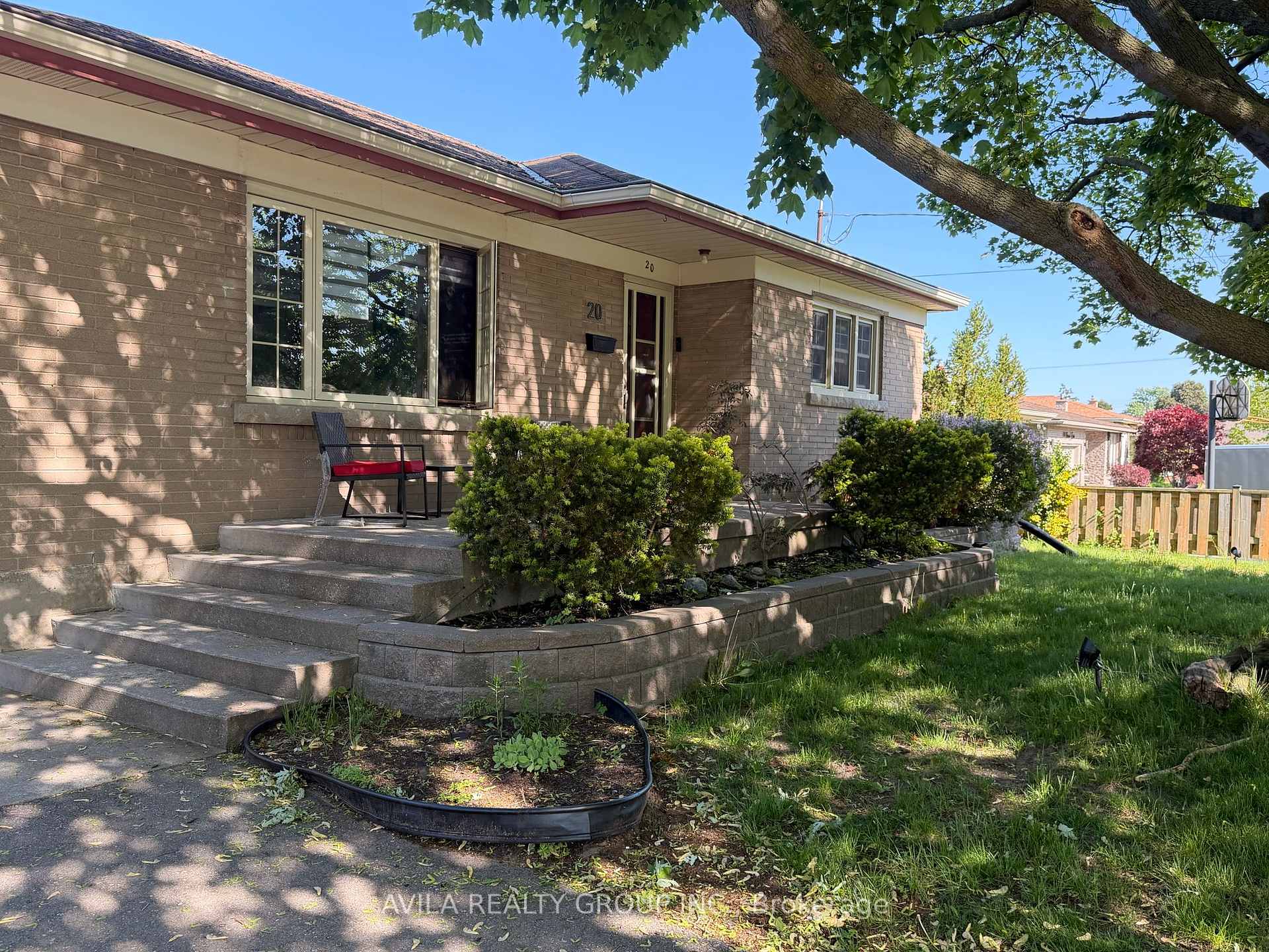 20 Horner Street, Brantford — photo 2 of 5