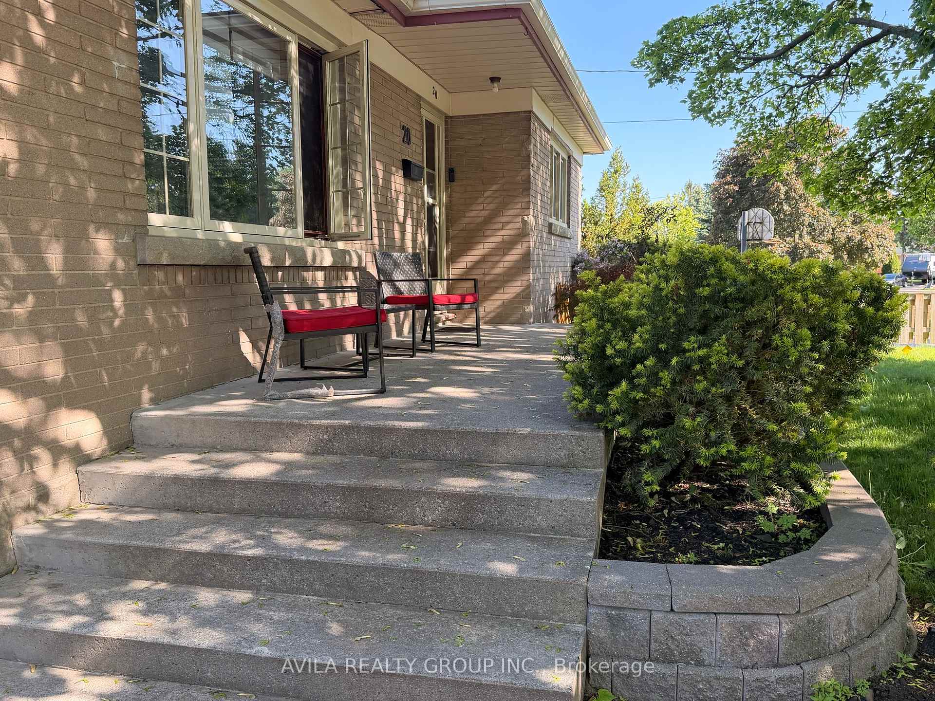 20 Horner Street, Brantford — photo 3 of 5