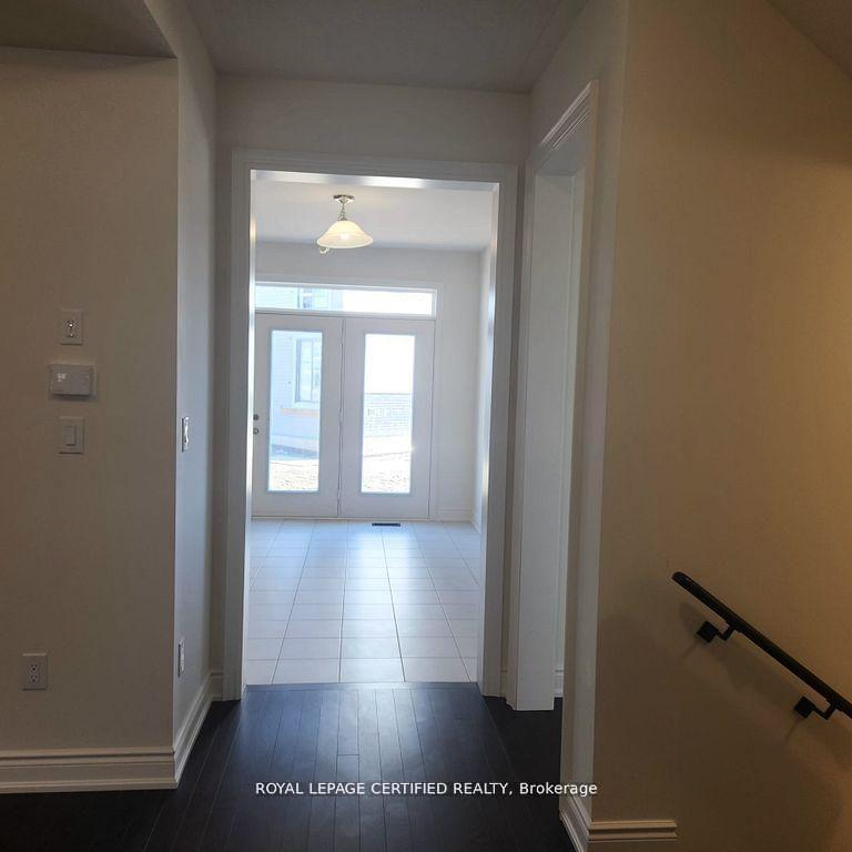 172 Bloomfield Crescent, Cambridge — photo 5 of 5