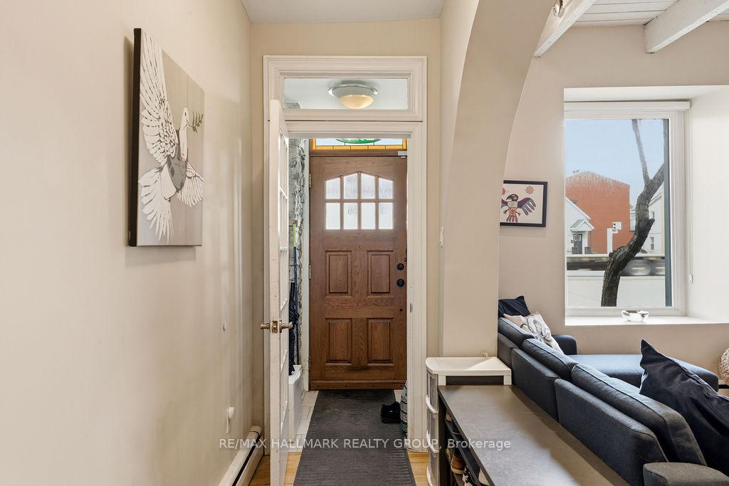 176 King Edward Avenue, Lower Town - Sandy Hill — photo 4 of 5