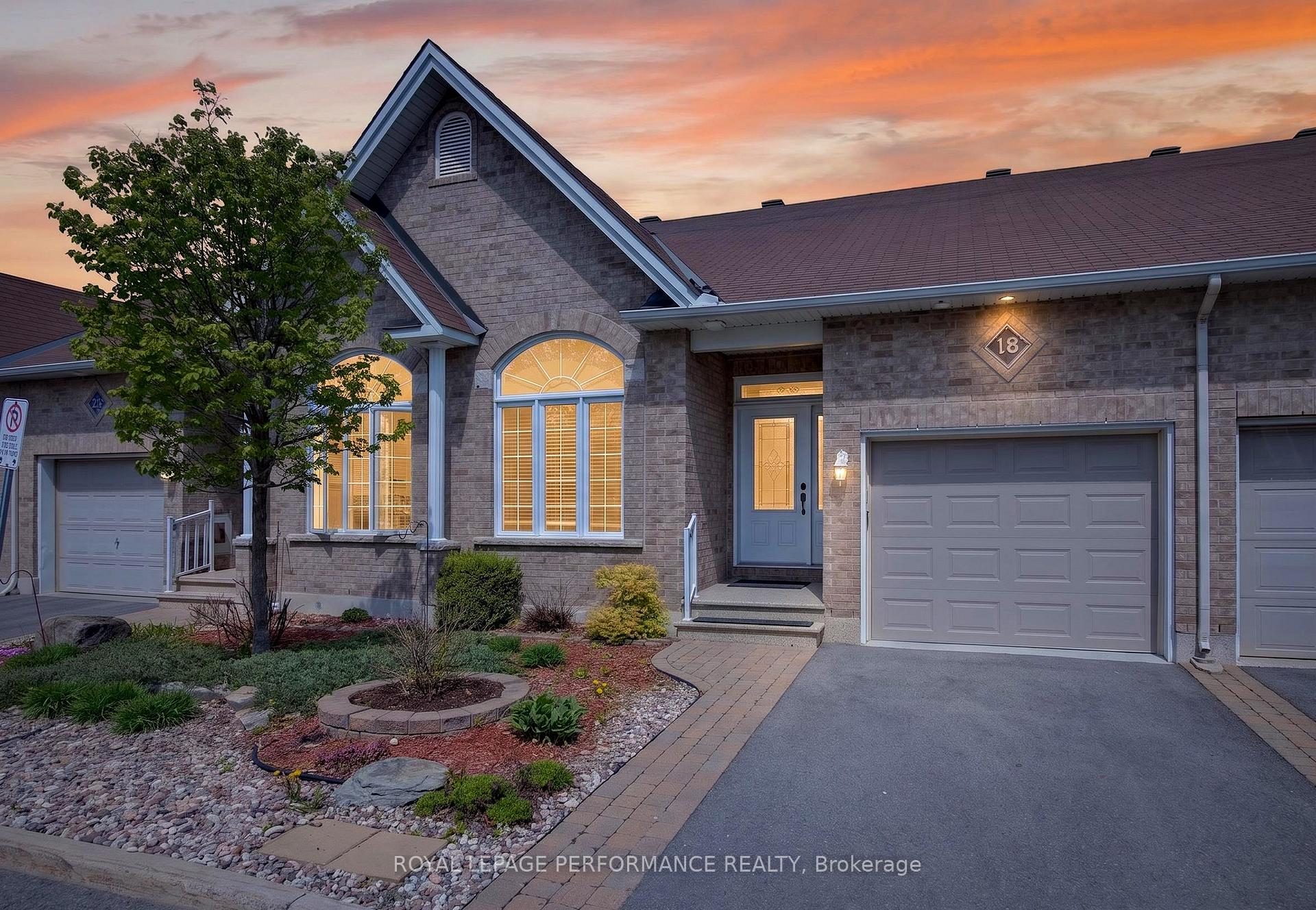 18 Chapelier Private, Orleans - Cumberland and Area, ON K1E 3Y1 — Orleans - Cumberland and Area, Ontario