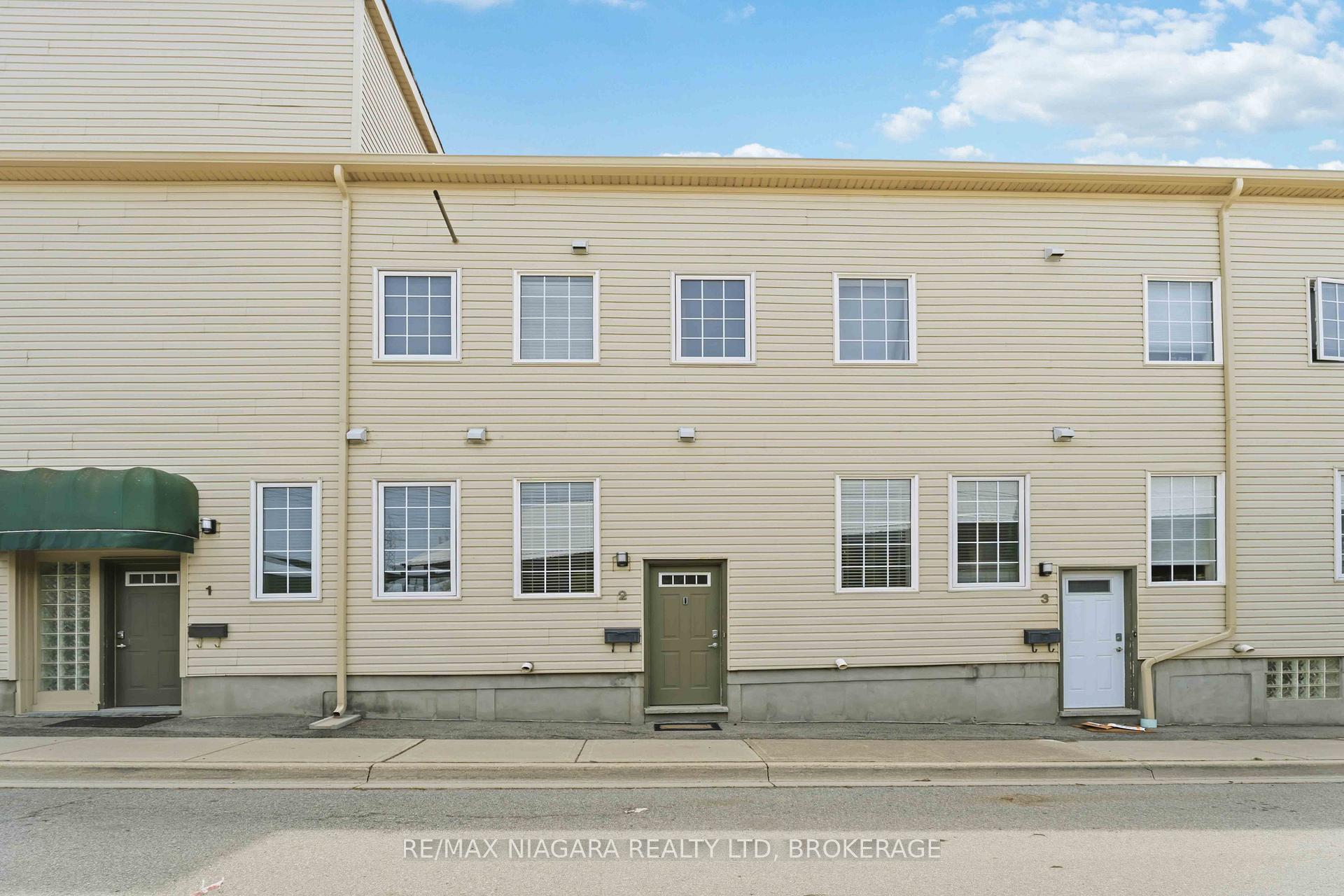 49 Ontario Street 2, Grimsby — photo 3 of 5