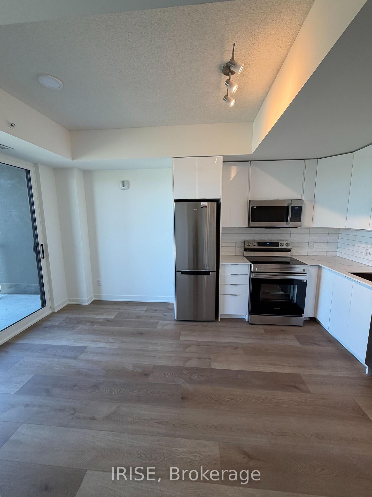 33 Erie Avenue 707, Brantford — photo 3 of 5