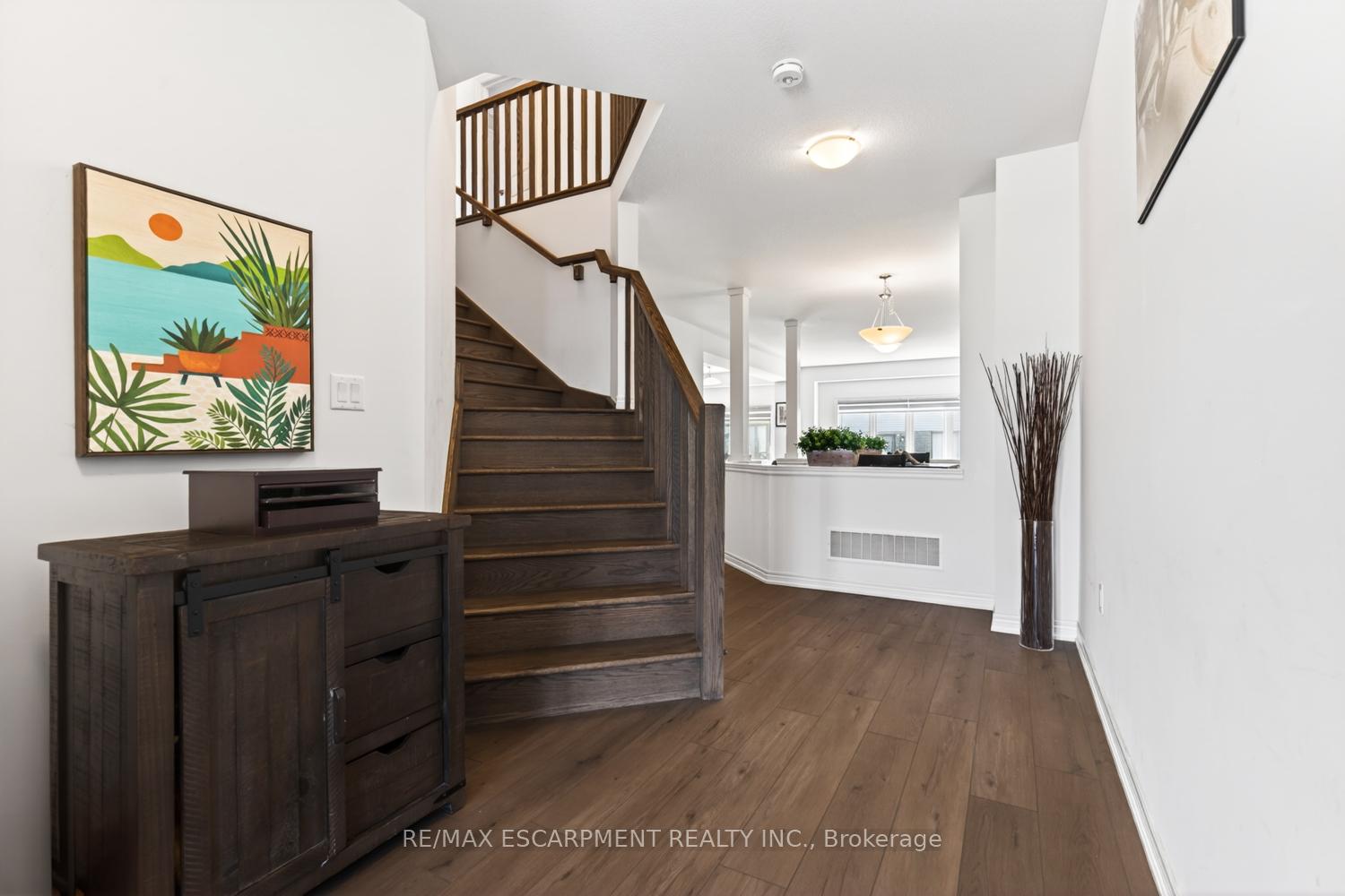 225 Longboat Run, Brantford — photo 3 of 5