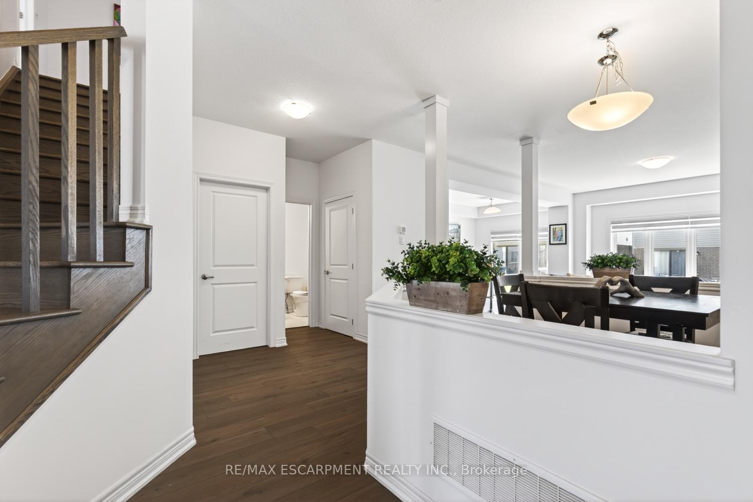225 Longboat Run, Brantford — photo 4 of 5