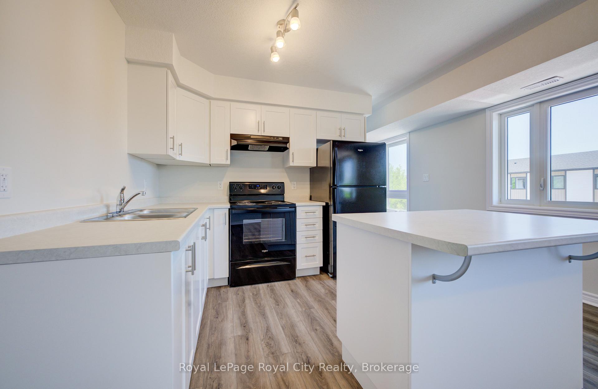 465 Garafraxa Street W 7, Centre Wellington — photo 2 of 5
