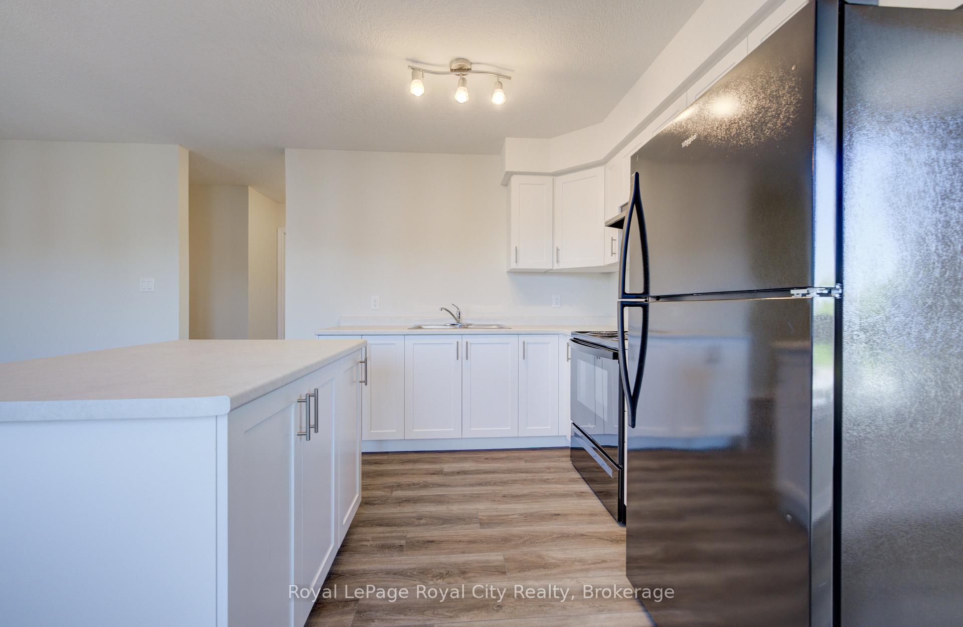 465 Garafraxa Street W 7, Centre Wellington — photo 3 of 5