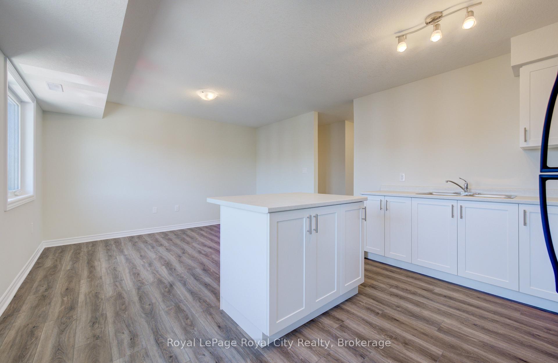 465 Garafraxa Street W 7, Centre Wellington — photo 4 of 5