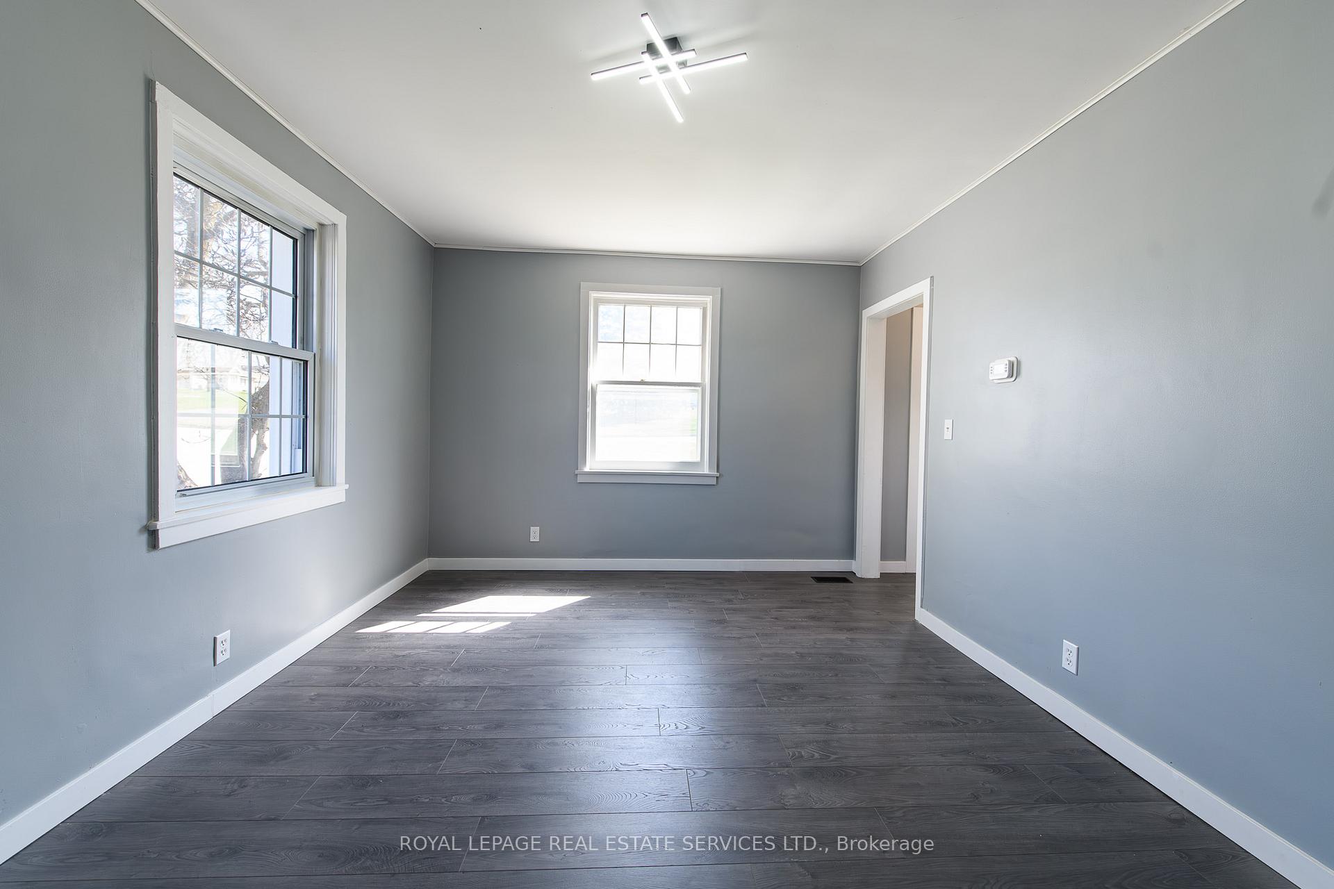 701 5th Street E, Owen Sound — photo 4 of 5