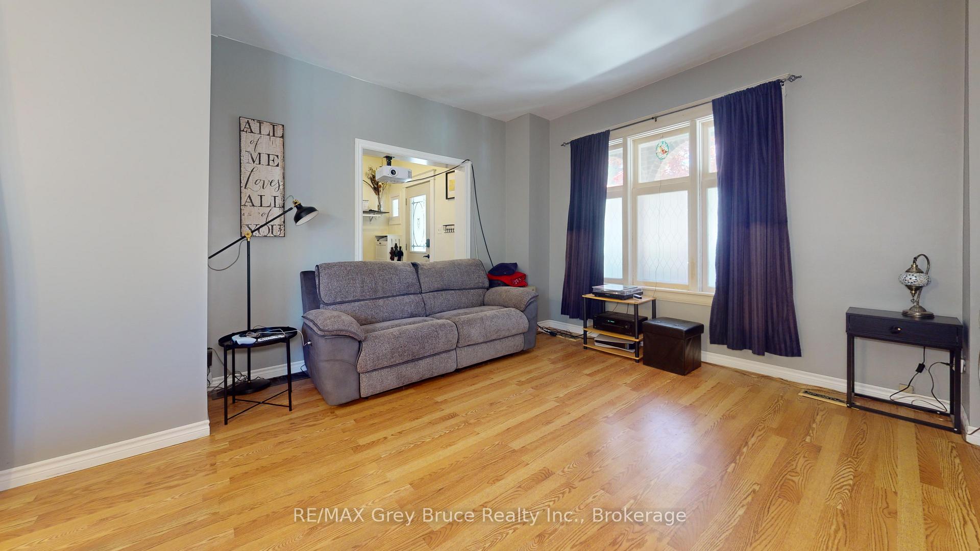 1427 5th "A" Avenue W, Owen Sound — photo 4 of 5