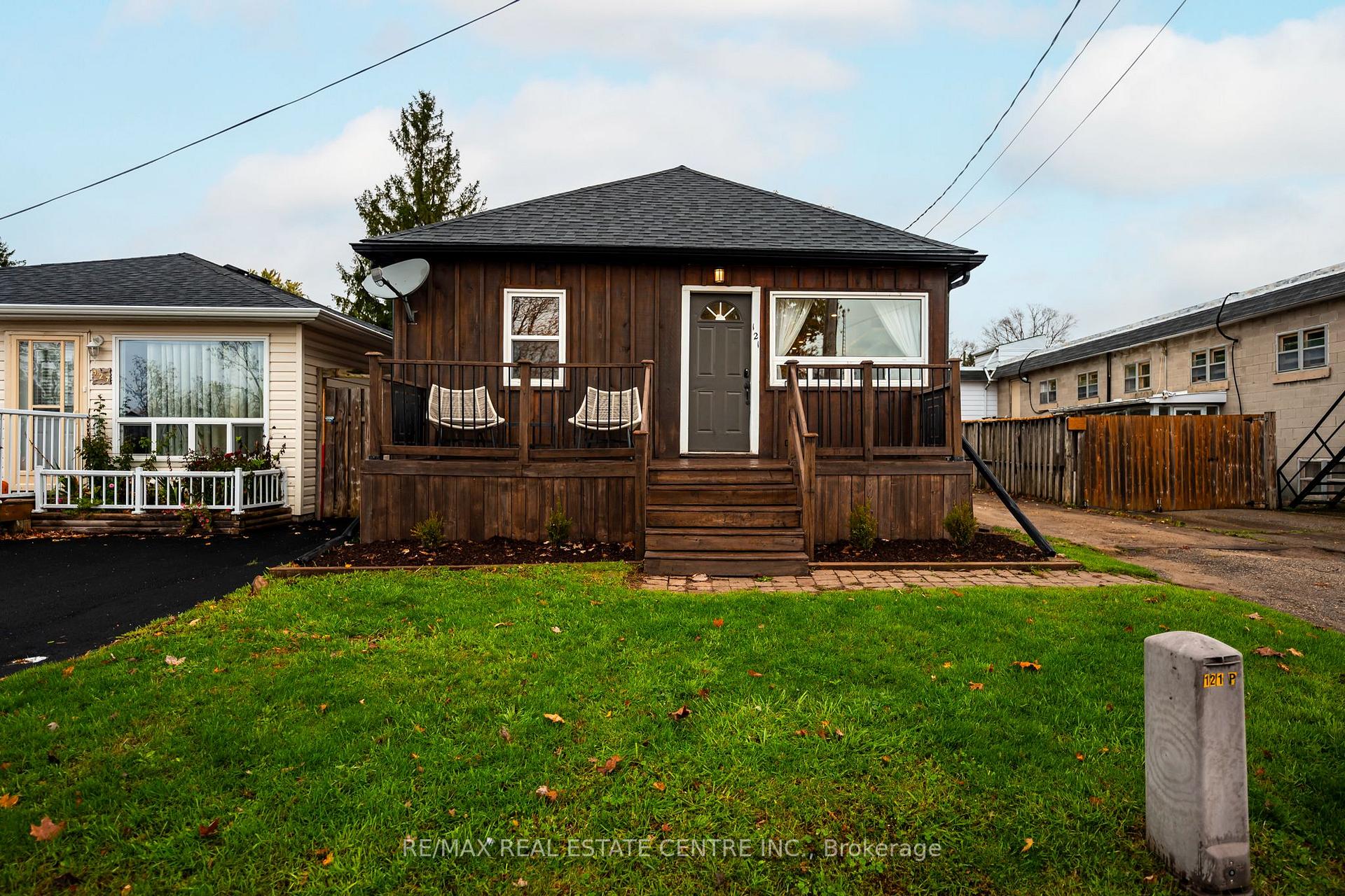 121 Proton Street N, Southgate — photo 2 of 5