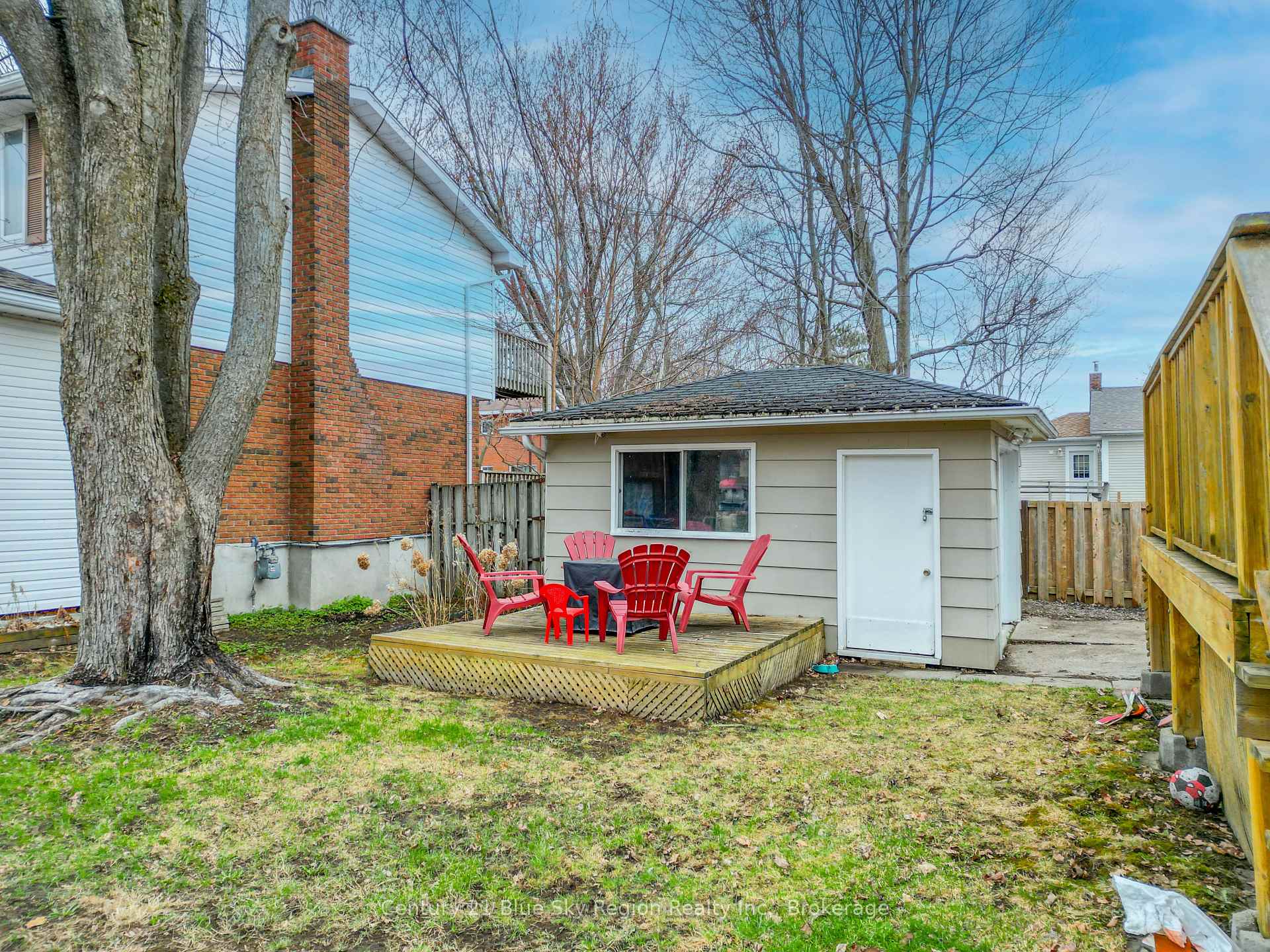 25 Rowe Avenue, North Bay — photo 5 of 5
