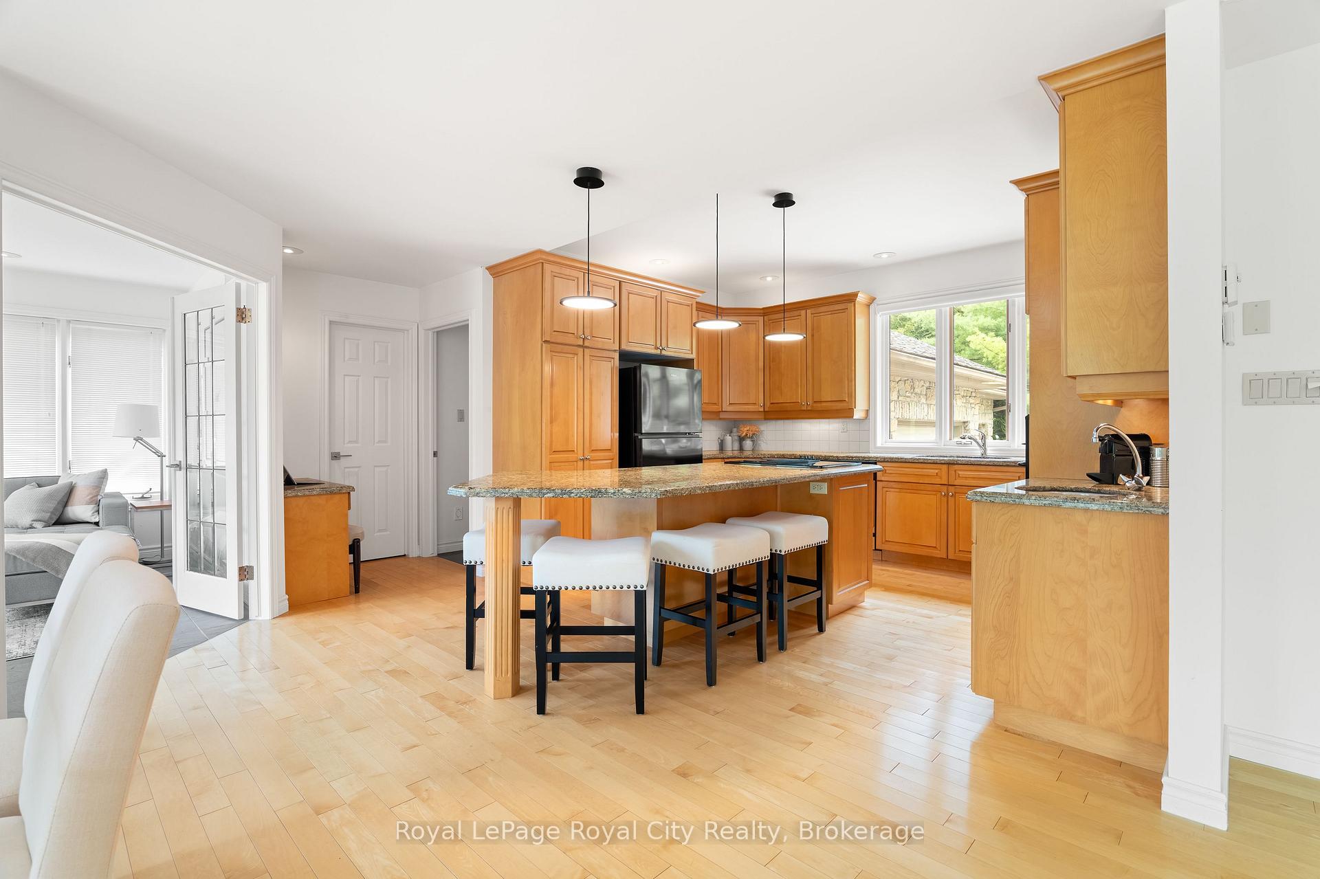 384 South River Road, Centre Wellington — photo 5 of 5