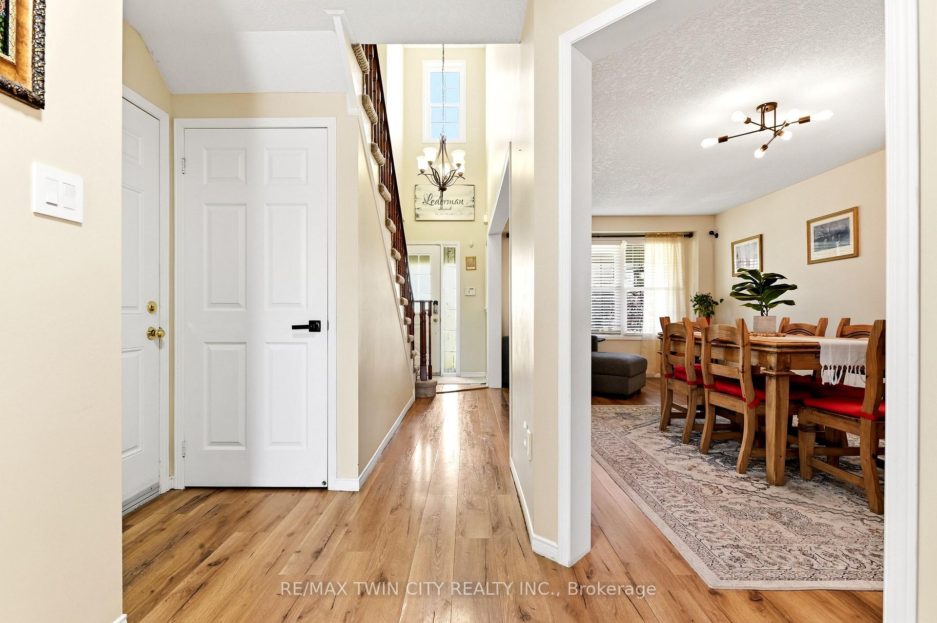 6 Jones Lane, Brantford — photo 2 of 5
