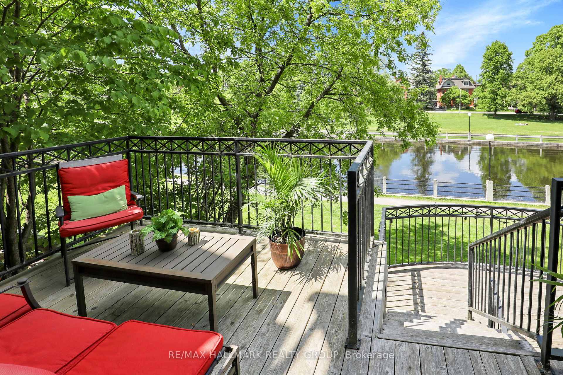 49B First Avenue, Glebe - Ottawa East and Area, ON K1S 2G1 — Glebe - Ottawa East and Area, Ontario