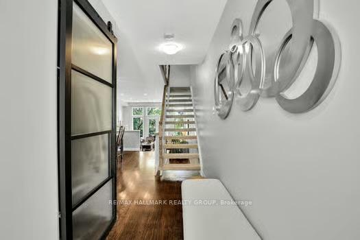 49B First Avenue, Glebe - Ottawa East and Area — photo 4 of 5