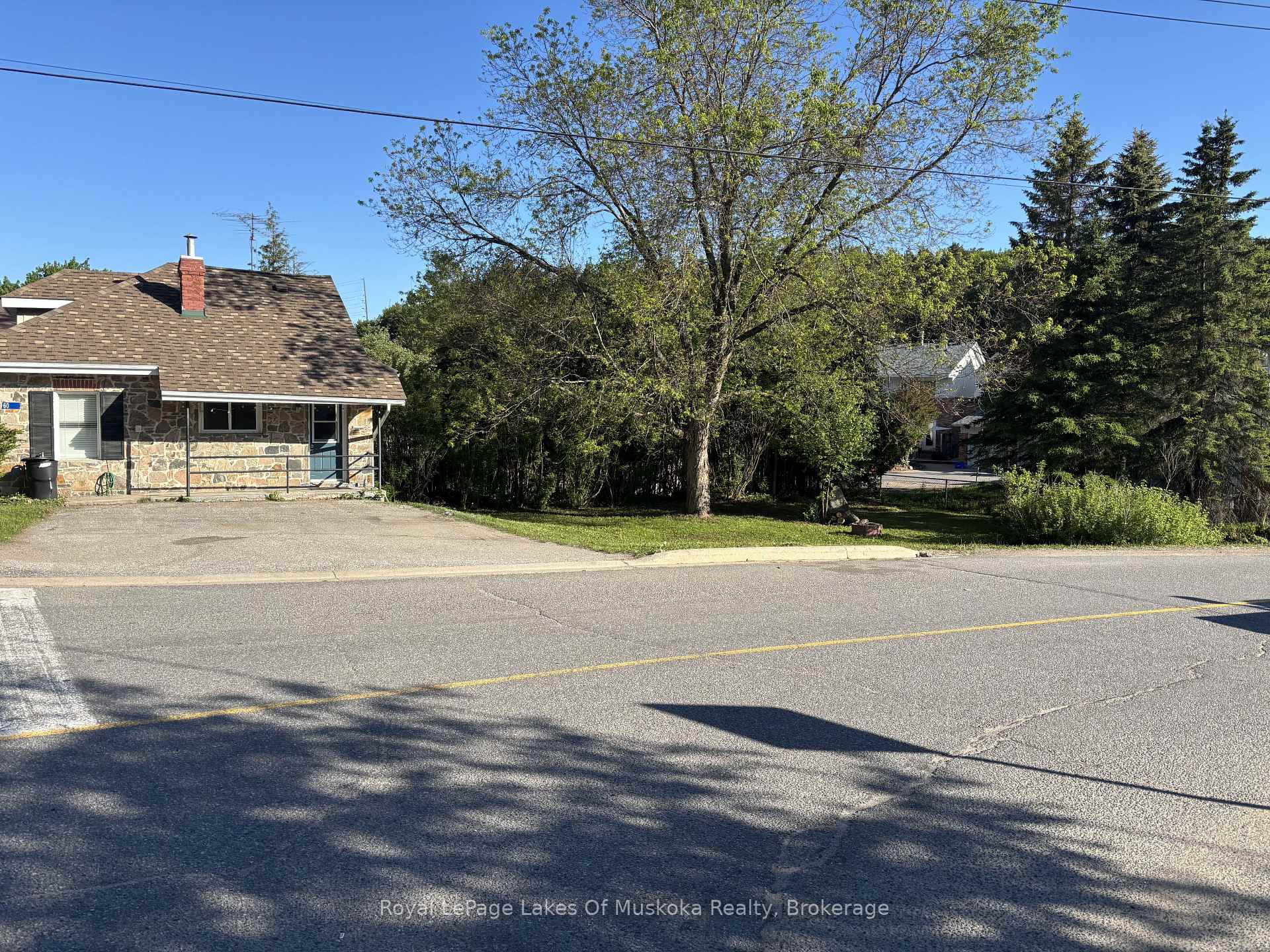 60 West Road W, Huntsville — photo 3 of 5