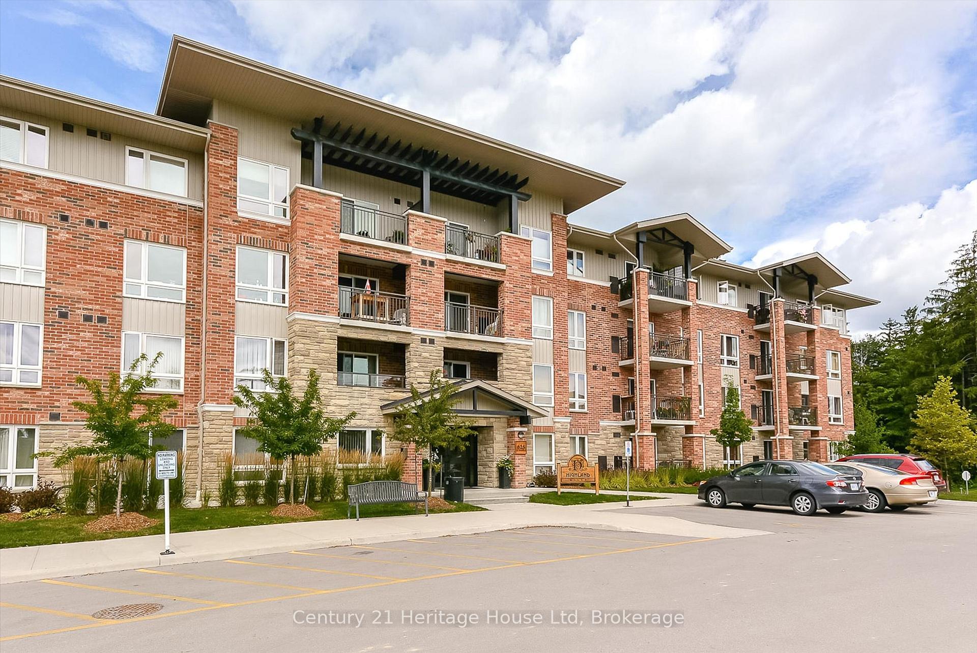 625 St David Street S 210, Centre Wellington — photo 2 of 5