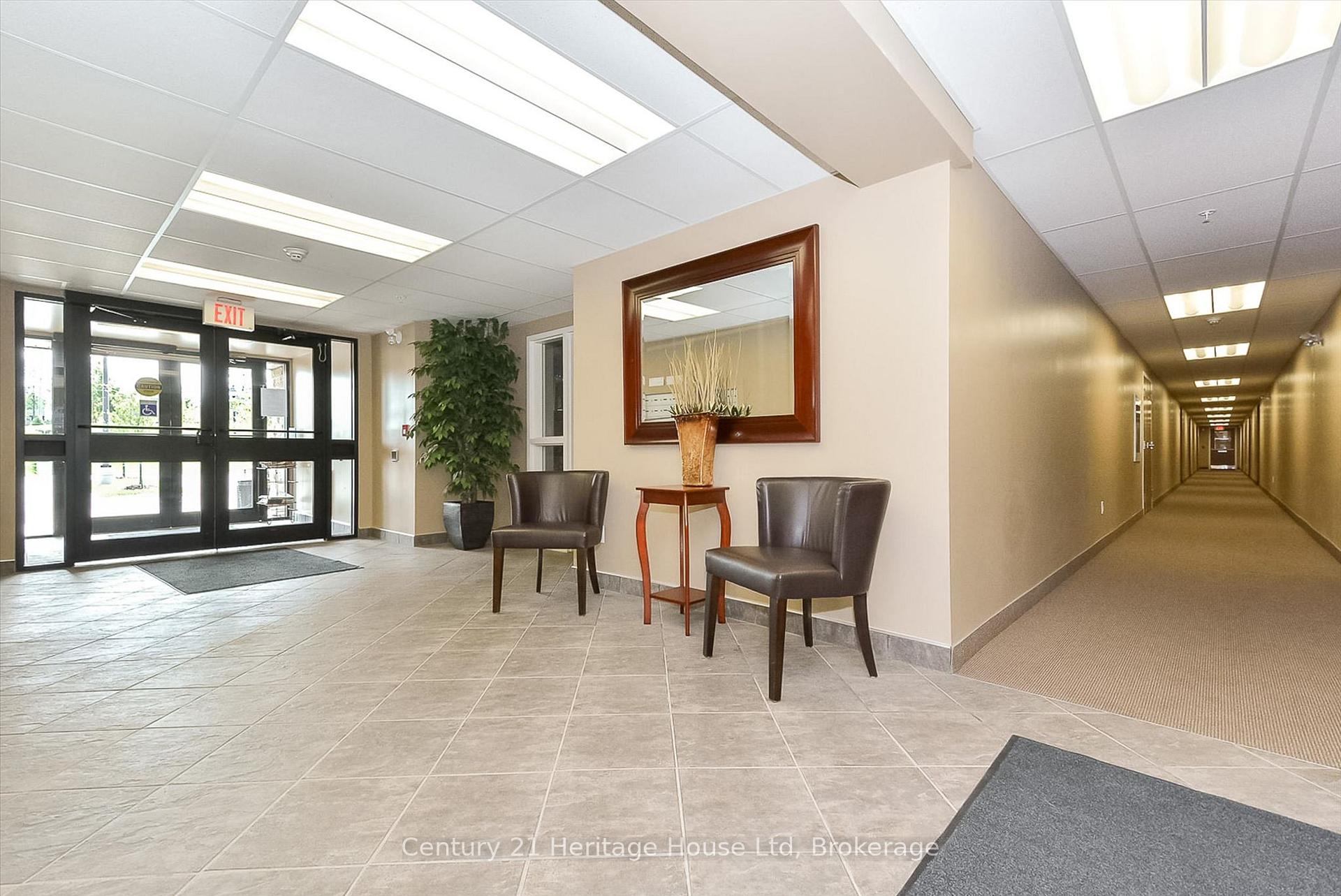 625 St David Street S 210, Centre Wellington — photo 4 of 5