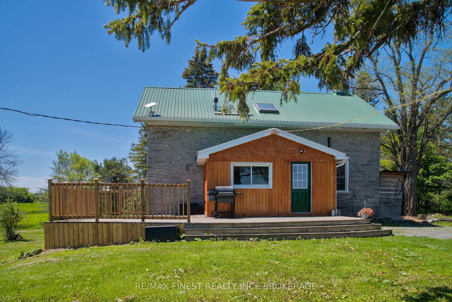 190 Wilmer Road, Frontenac Islands — photo 2 of 5