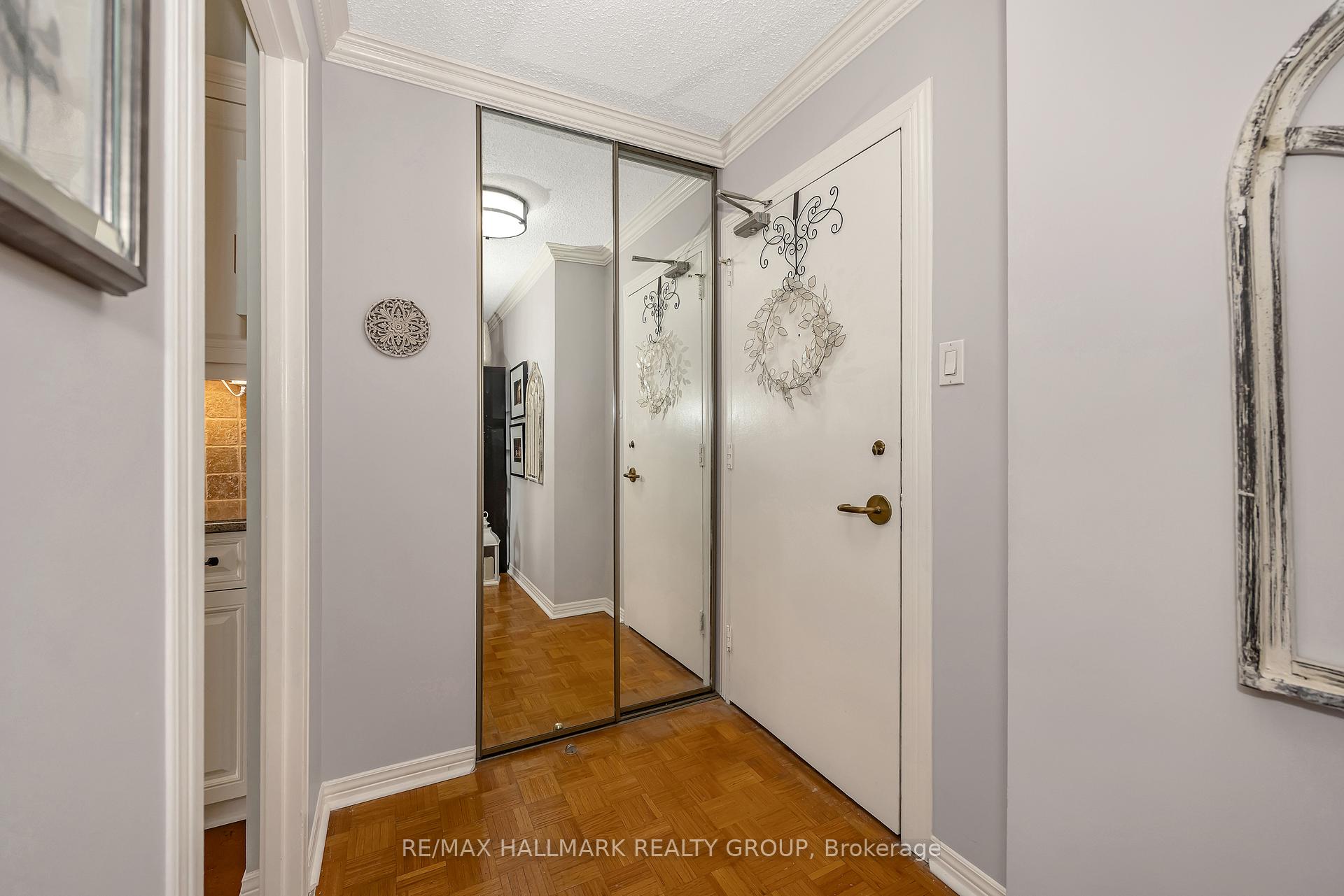 2625 Regina Street 1706, Britannia - Lincoln Heights and Area — photo 4 of 5