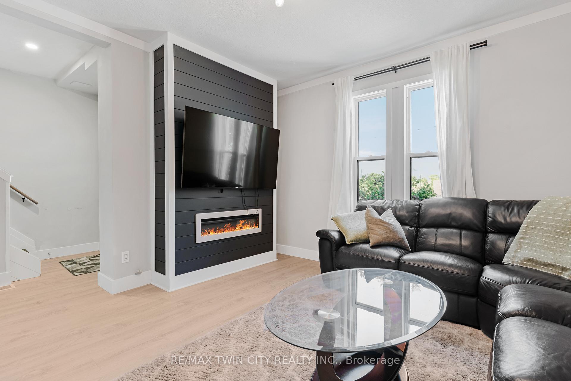 35 Shade Street, Cambridge, ON N1R 4J6 — Cambridge, Ontario