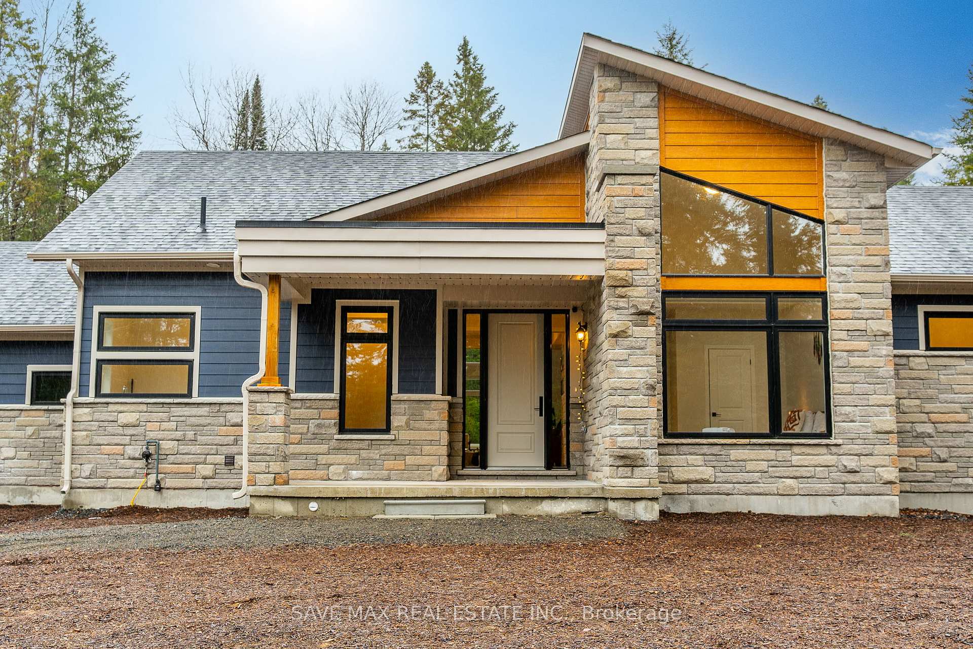 1049 Greensview Drive, Lake of Bays, ON P1H 0K1 — Lake of Bays, Ontario