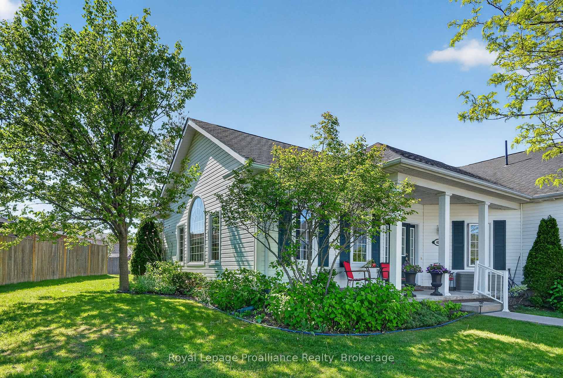 325 Densmore Road 402, Cobourg, ON K9A 0E4 — Cobourg, Ontario