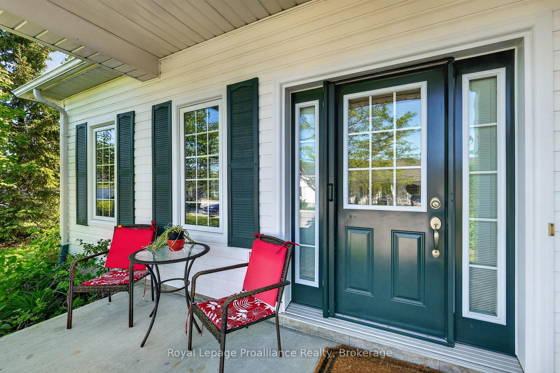 325 Densmore Road 402, Cobourg — photo 4 of 5