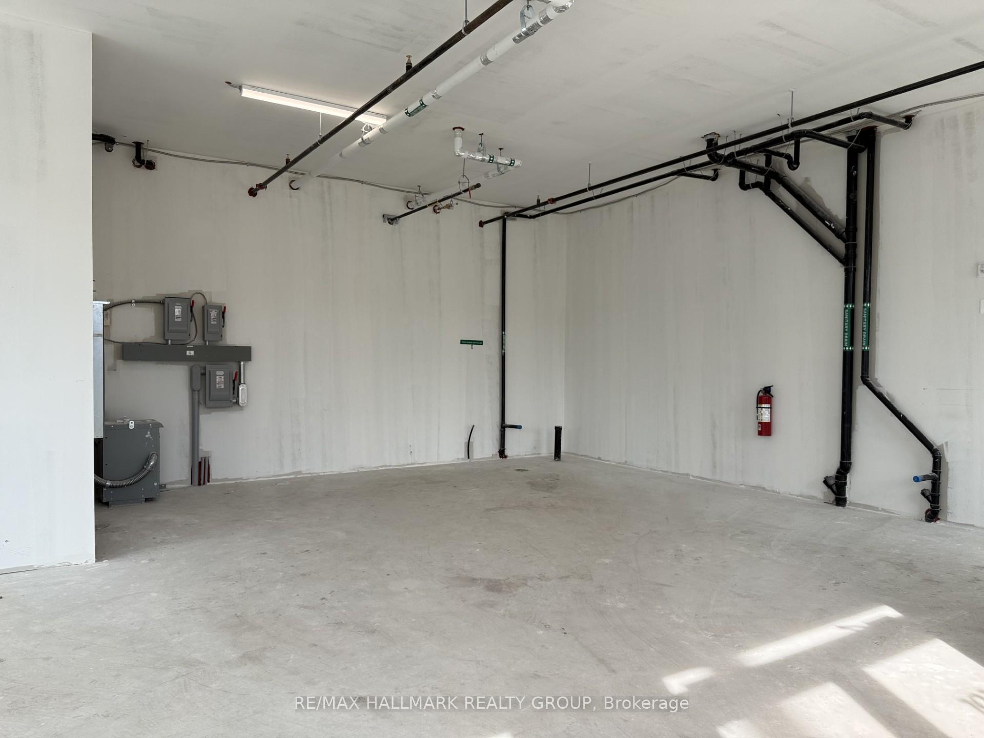 2370 TENTH LINE Road 101, Orleans - Cumberland and Area — photo 3 of 5