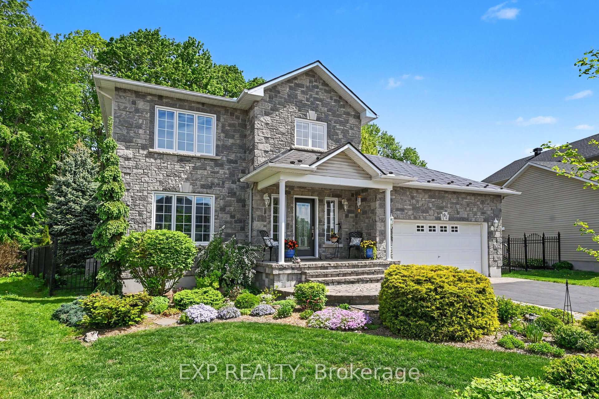 91 Rembrandt Drive, Russell — photo 3 of 5