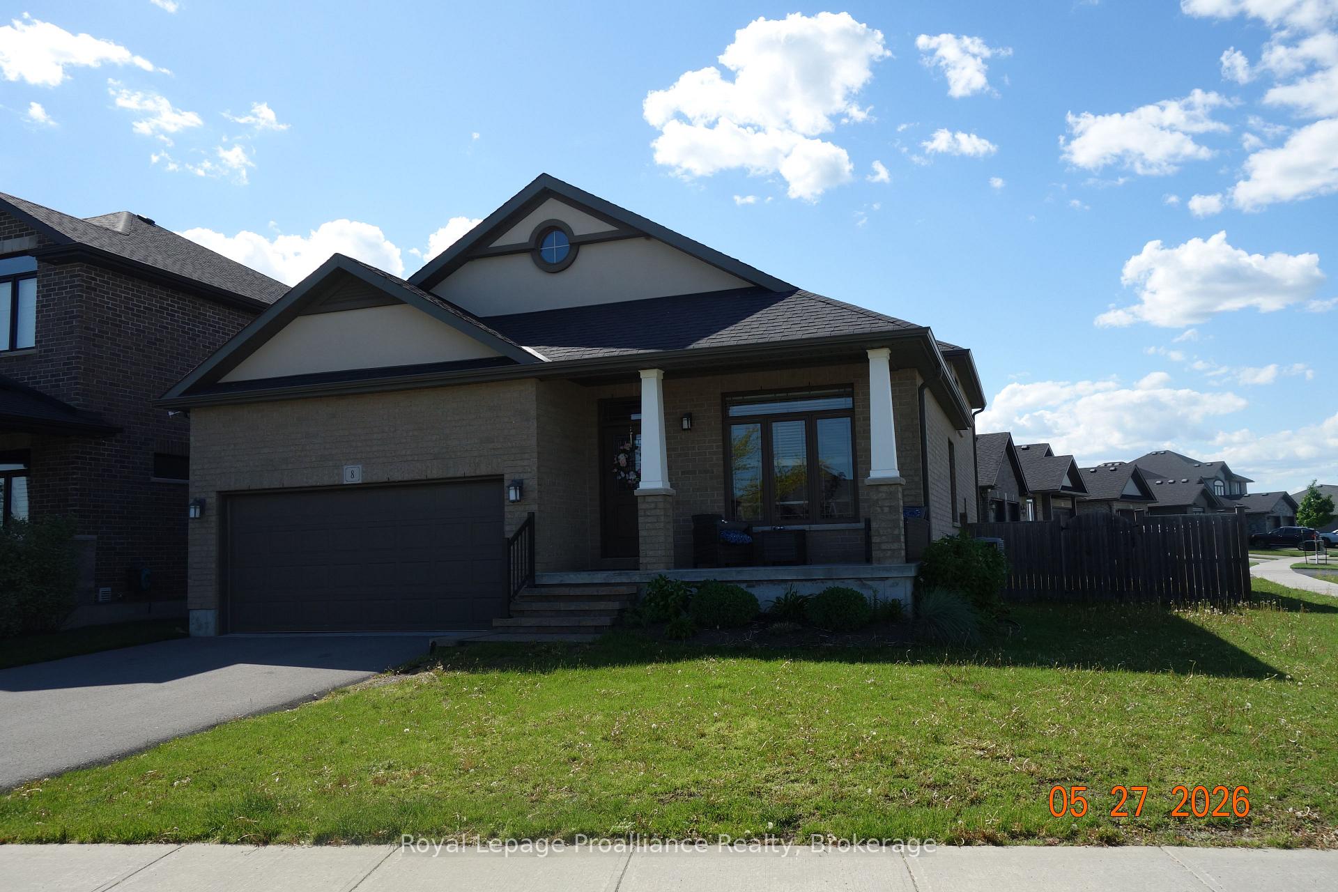 8 Abbott Street, Belleville — photo 2 of 5