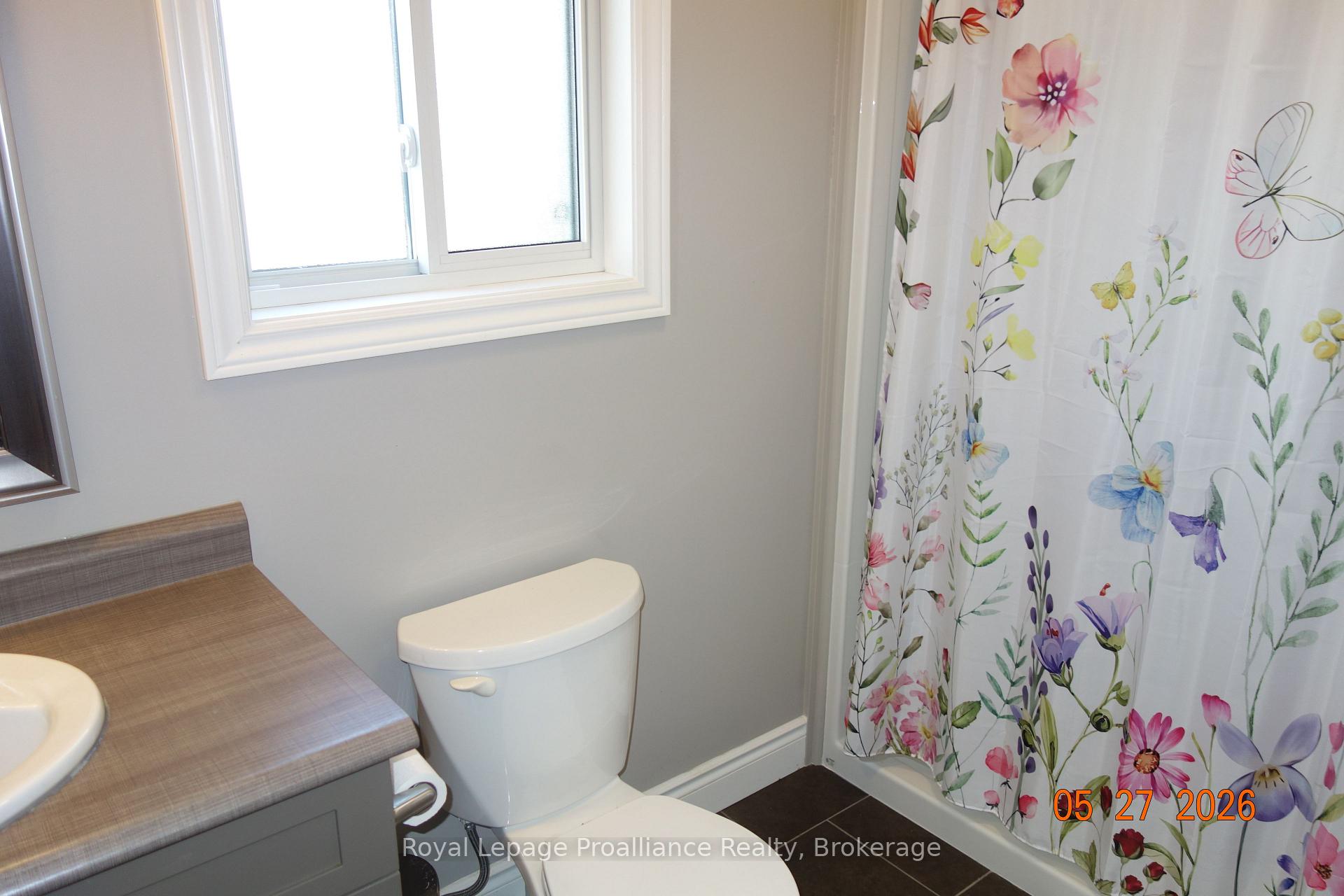 8 Abbott Street, Belleville — photo 4 of 5