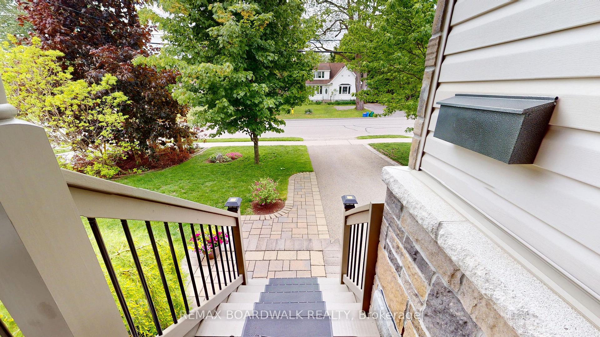 19A Centre Street, Brockville — photo 2 of 5