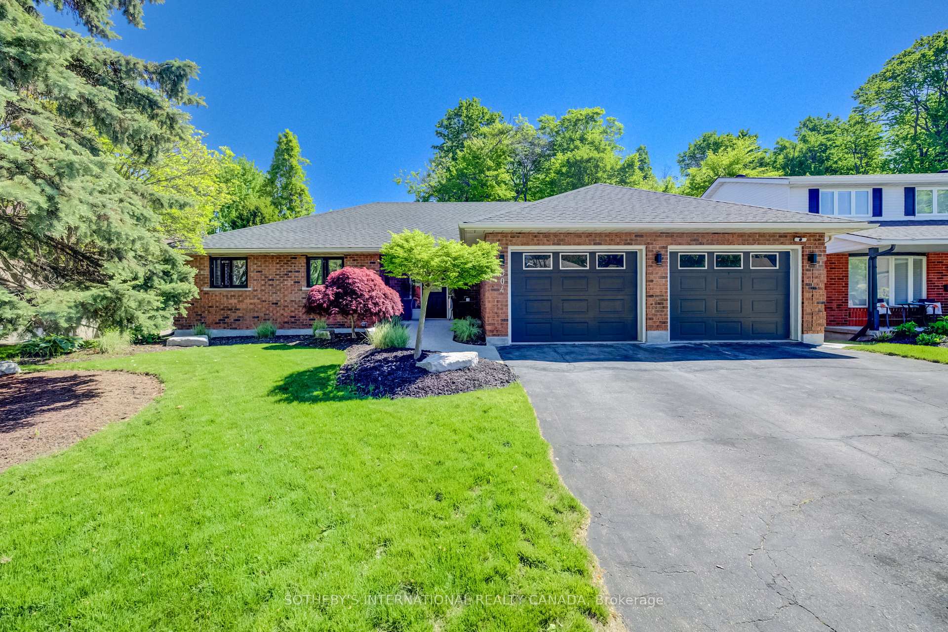304 Auburn Drive, Waterloo — photo 2 of 5