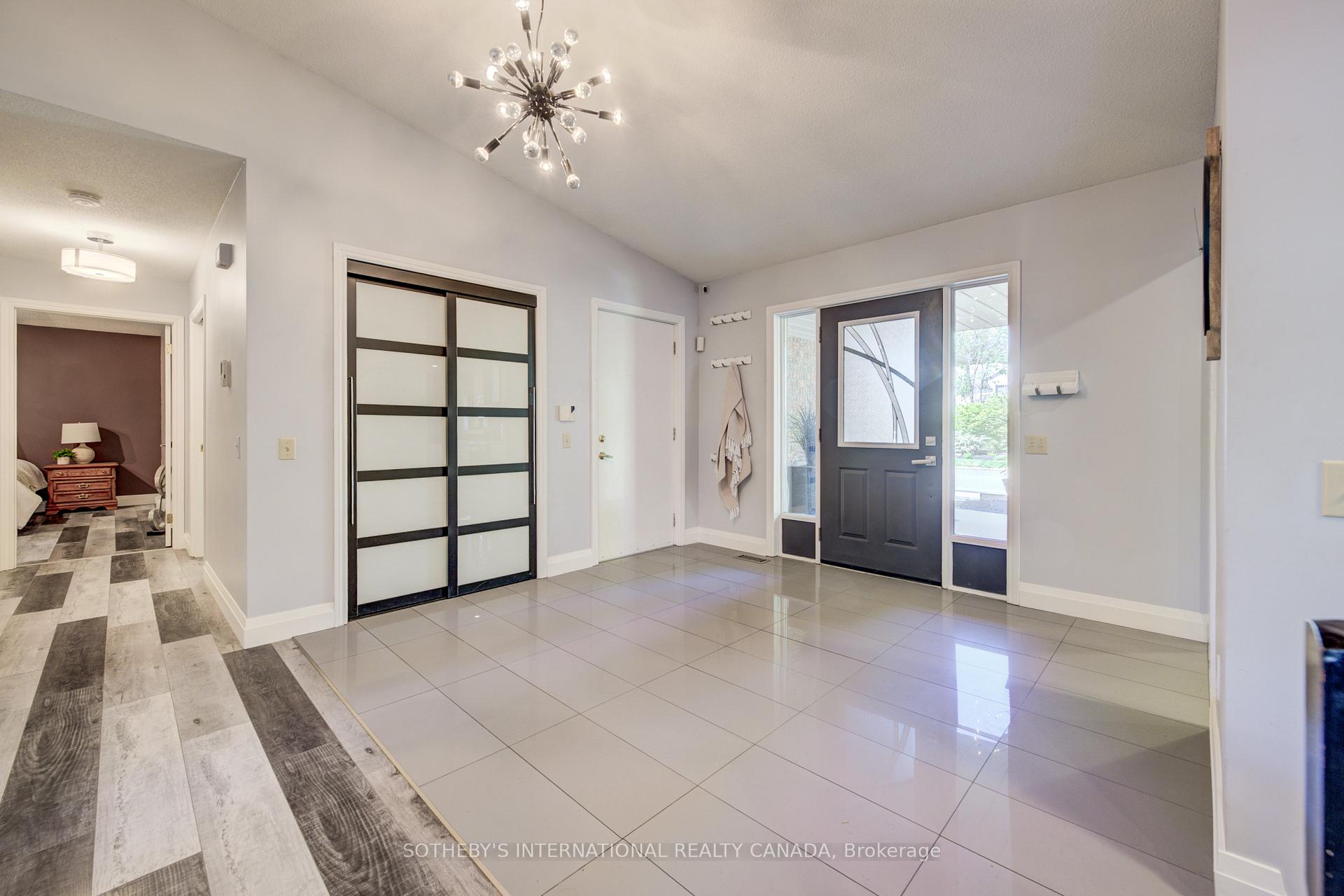 304 Auburn Drive, Waterloo — photo 4 of 5