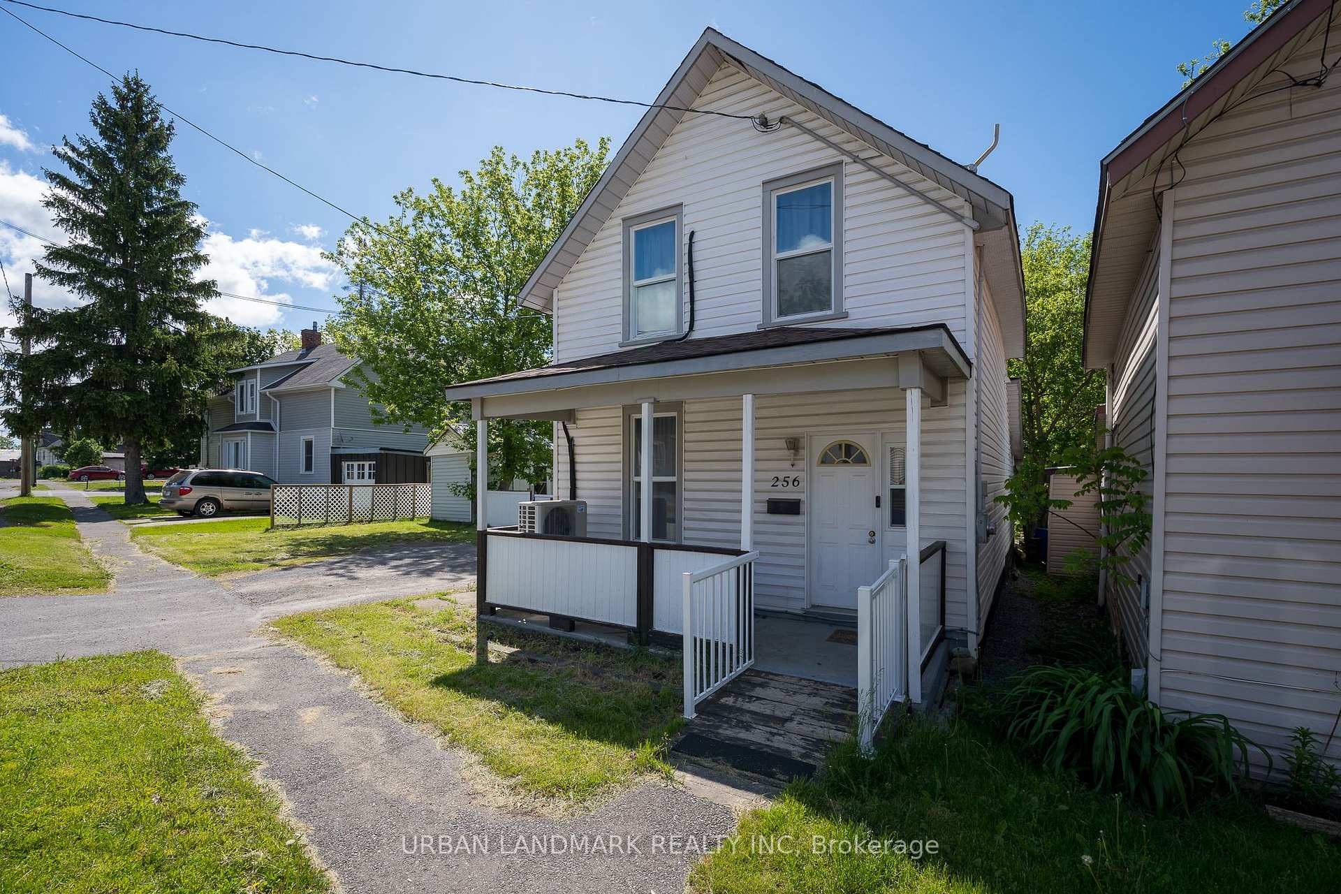 256 Dundas Street, Deseronto — photo 2 of 5