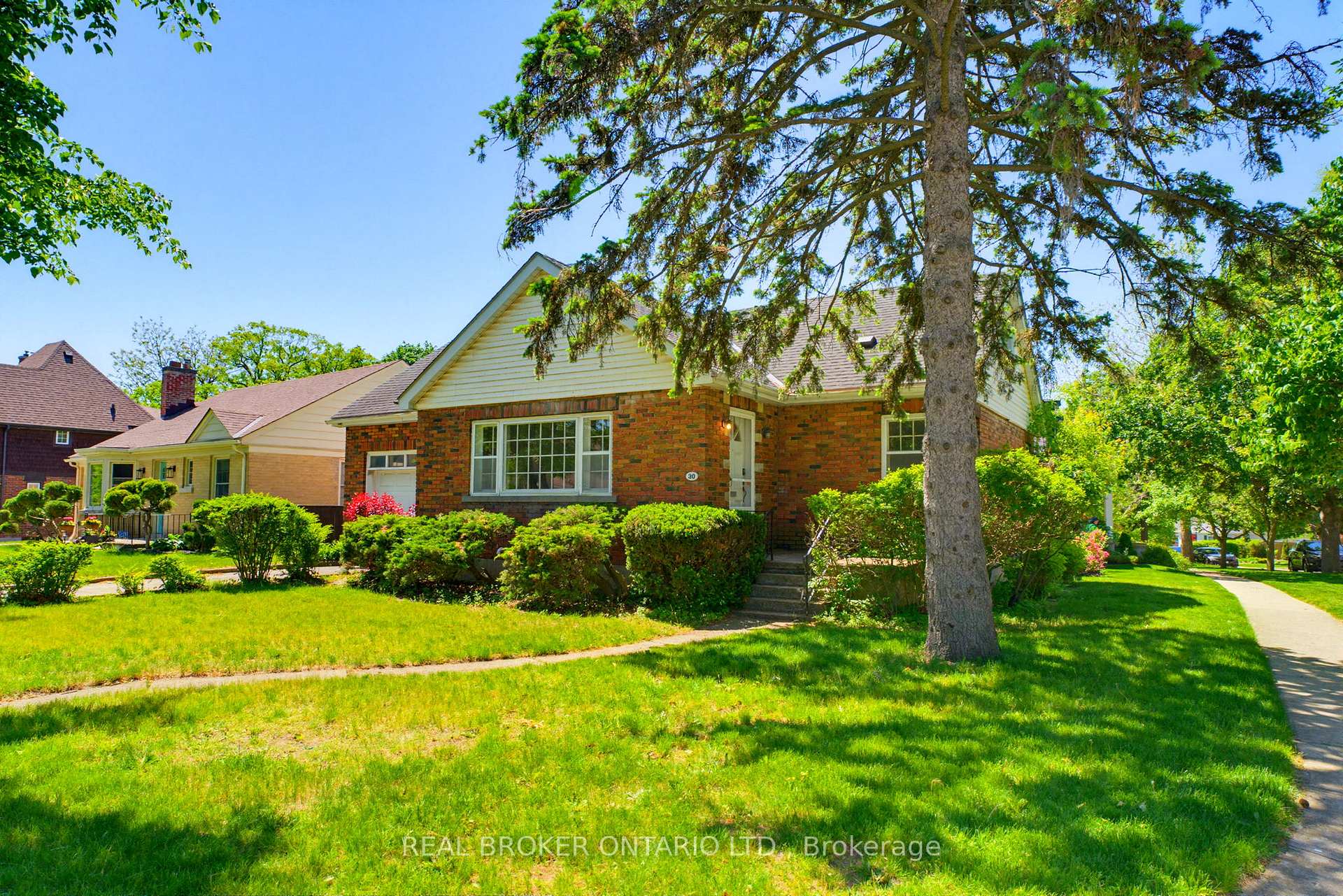 30 Lincoln Avenue, Brantford — photo 3 of 5